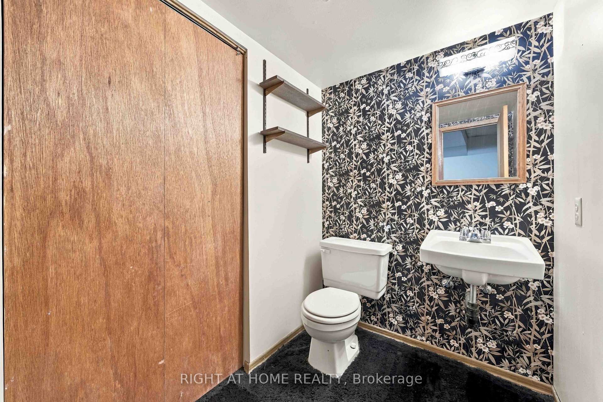 Photo 24 of 51 Maplestone Avenue, Sarnia — HOMEH