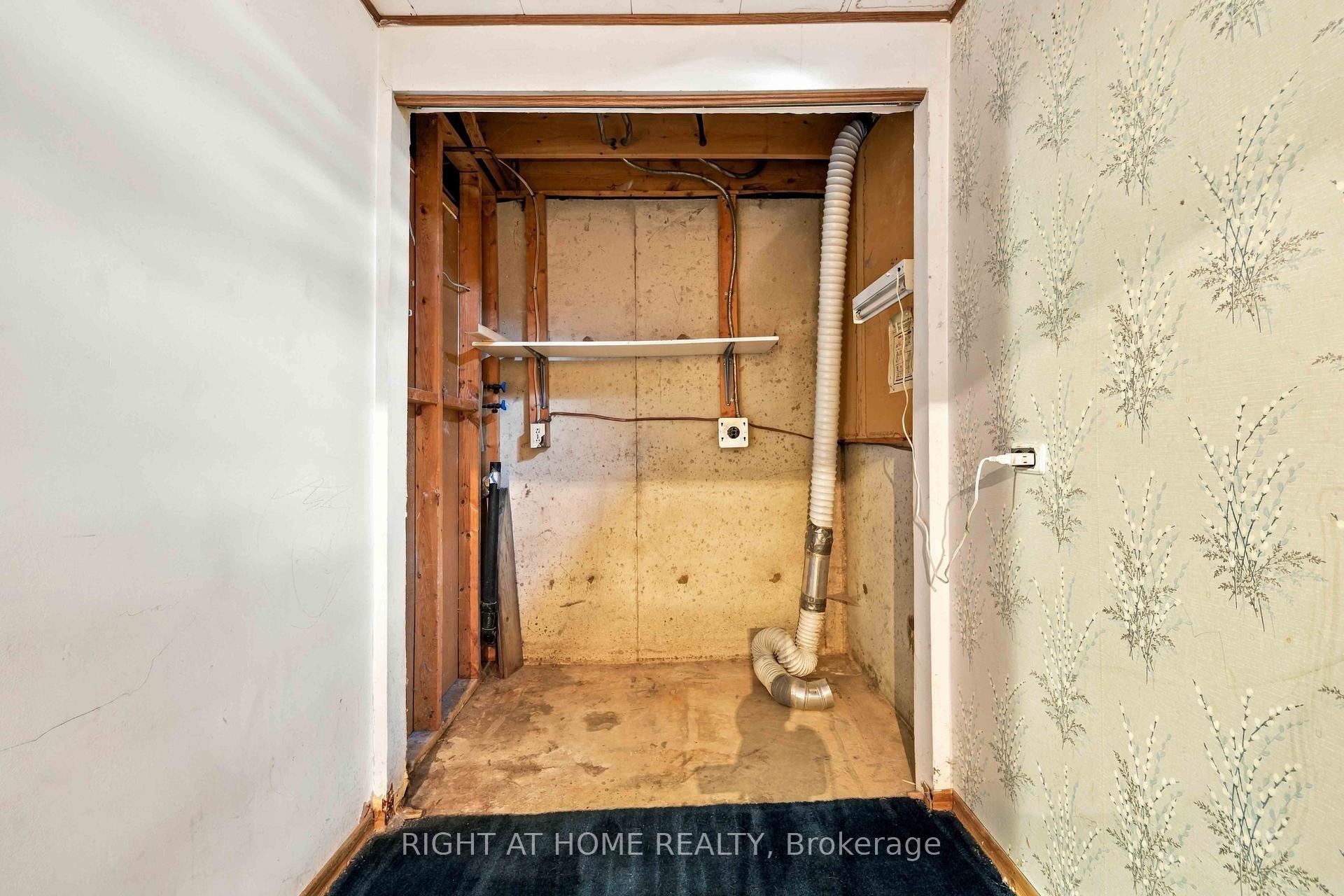 Photo 25 of 51 Maplestone Avenue, Sarnia — HOMEH