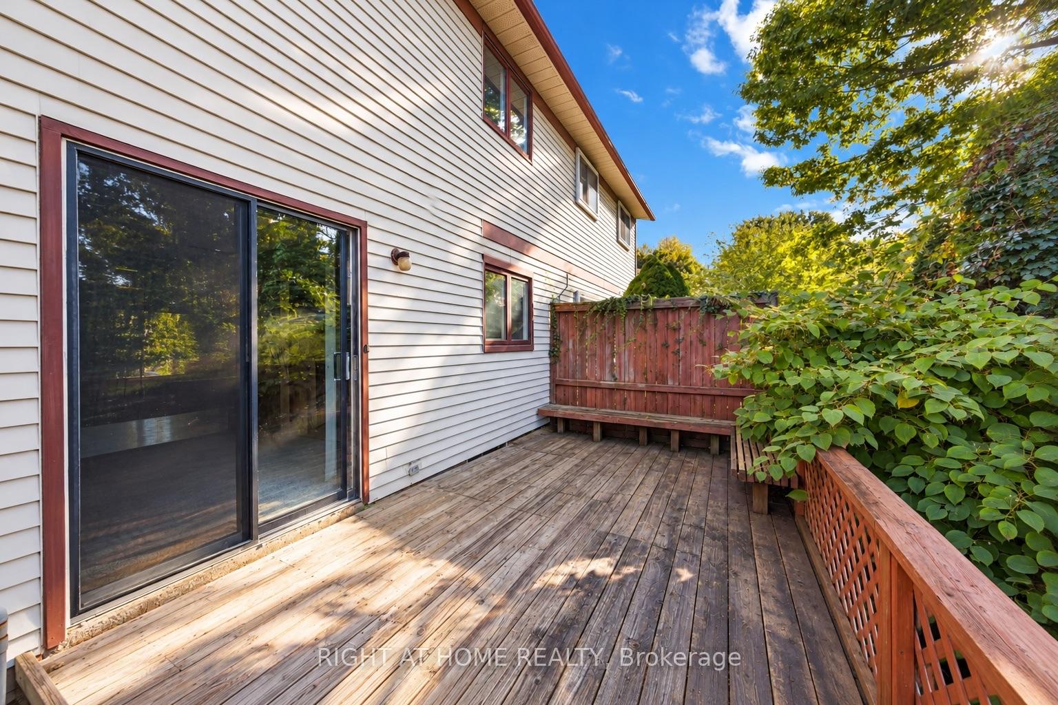 Photo 27 of 51 Maplestone Avenue, Sarnia — HOMEH