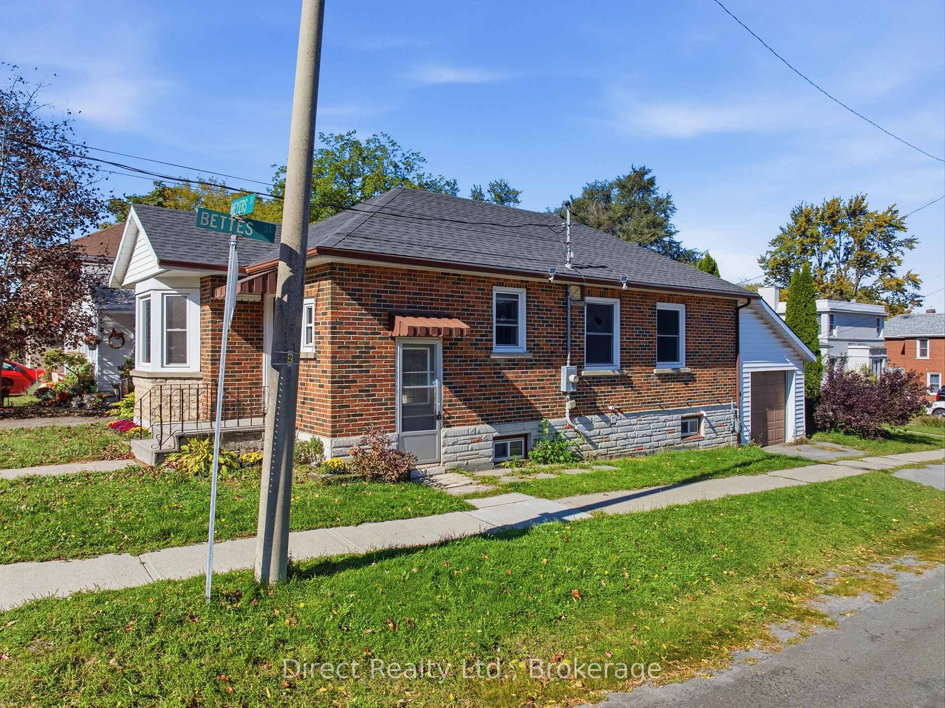 Photo 25 of 32 Meyers Street, Belleville, Belleville Ward — HOMEH