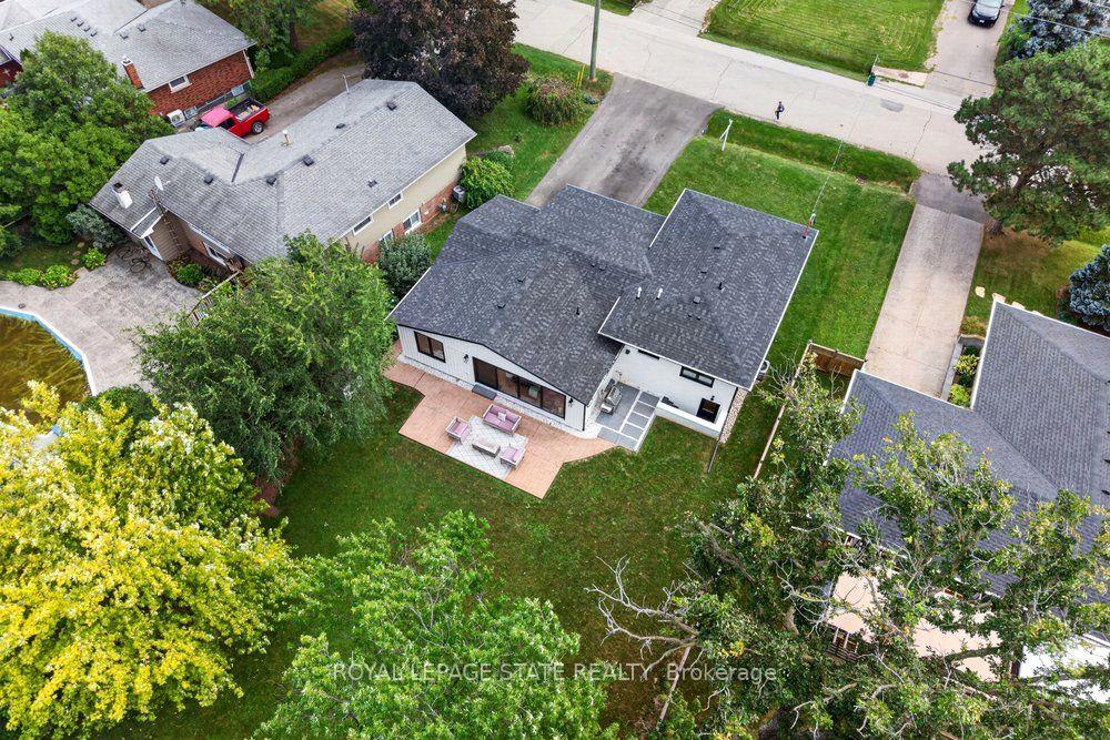Photo 10 of 90 Lakeside Drive, Grimsby, Grimsby Beach — HOMEH