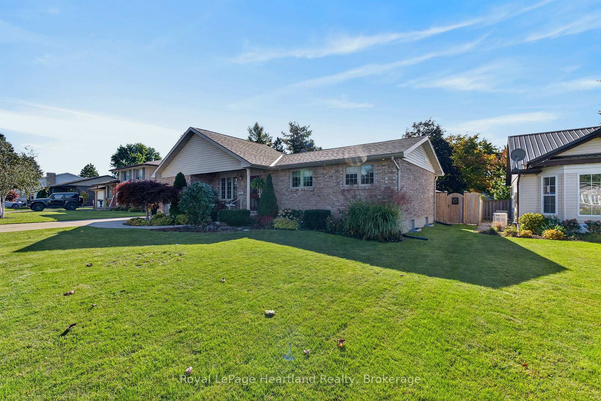 Photo 2 of 9 Sherwood Crescent, South Huron, Exeter — HOMEH