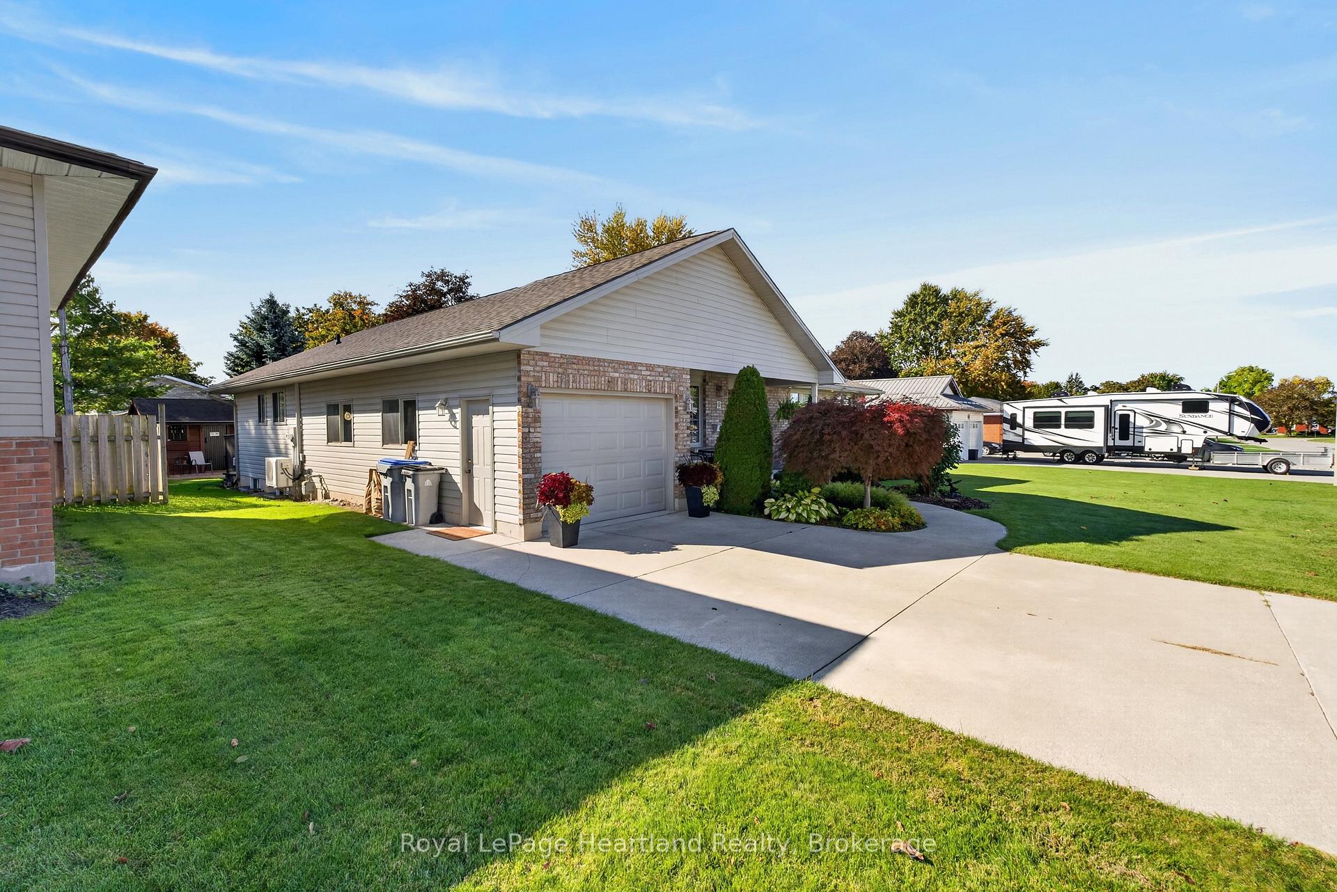 Photo 3 of 9 Sherwood Crescent, South Huron, Exeter — HOMEH