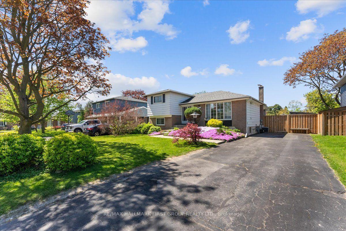 Photo 3 of 820 Bem Avenue, Pickering, Bay Ridges — HOMEH