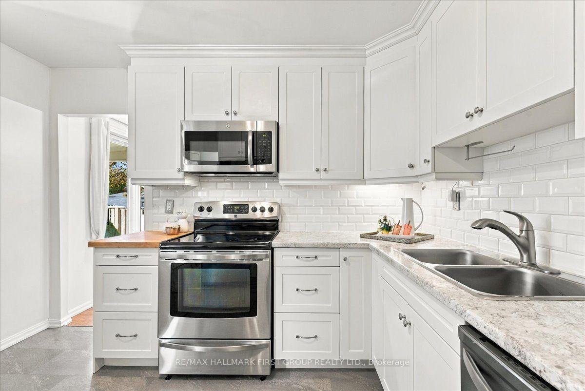Photo 16 of 820 Bem Avenue, Pickering, Bay Ridges — HOMEH