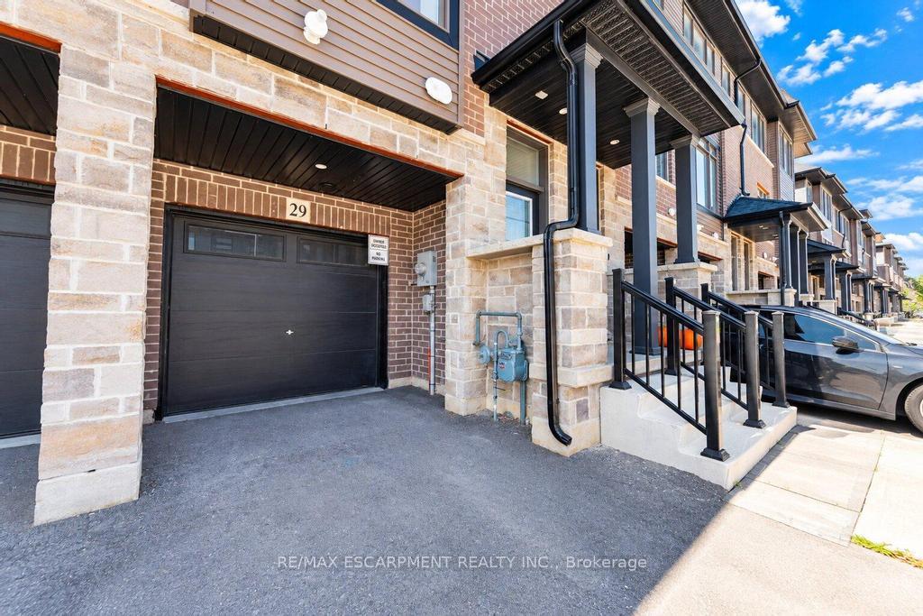 Photo 2 of Unit 29, 120 Court Drive, Brant, Paris — HOMEH