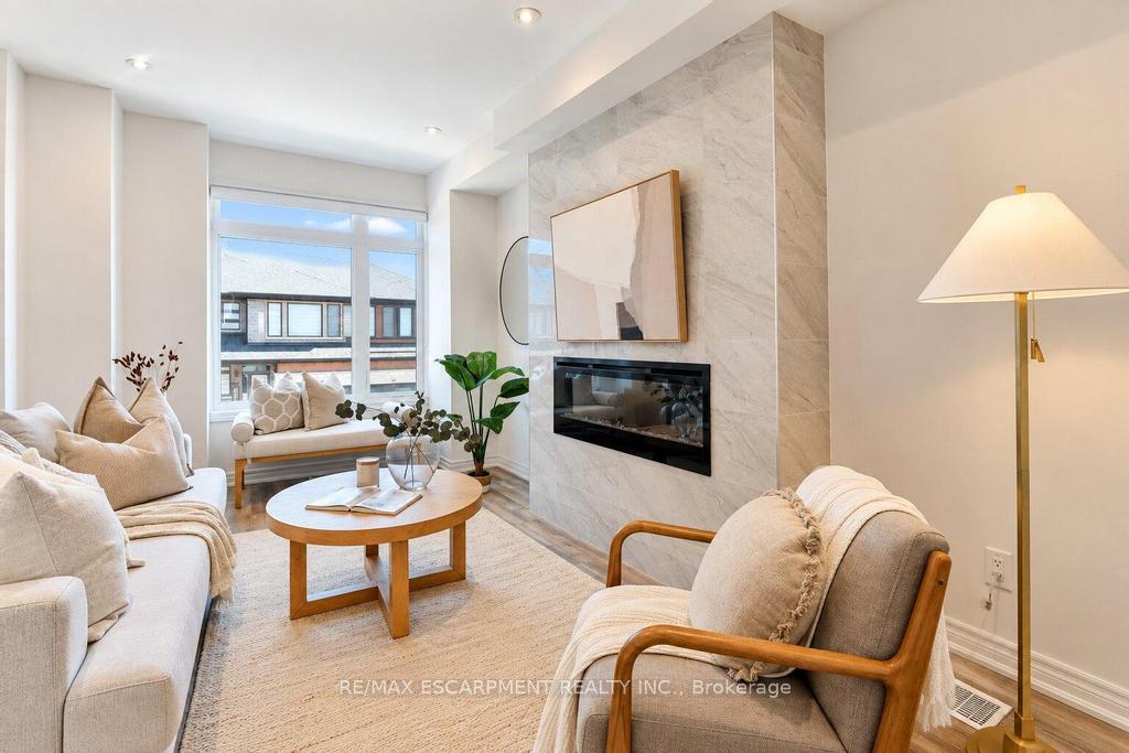 Photo 5 of Unit 29, 120 Court Drive, Brant, Paris — HOMEH