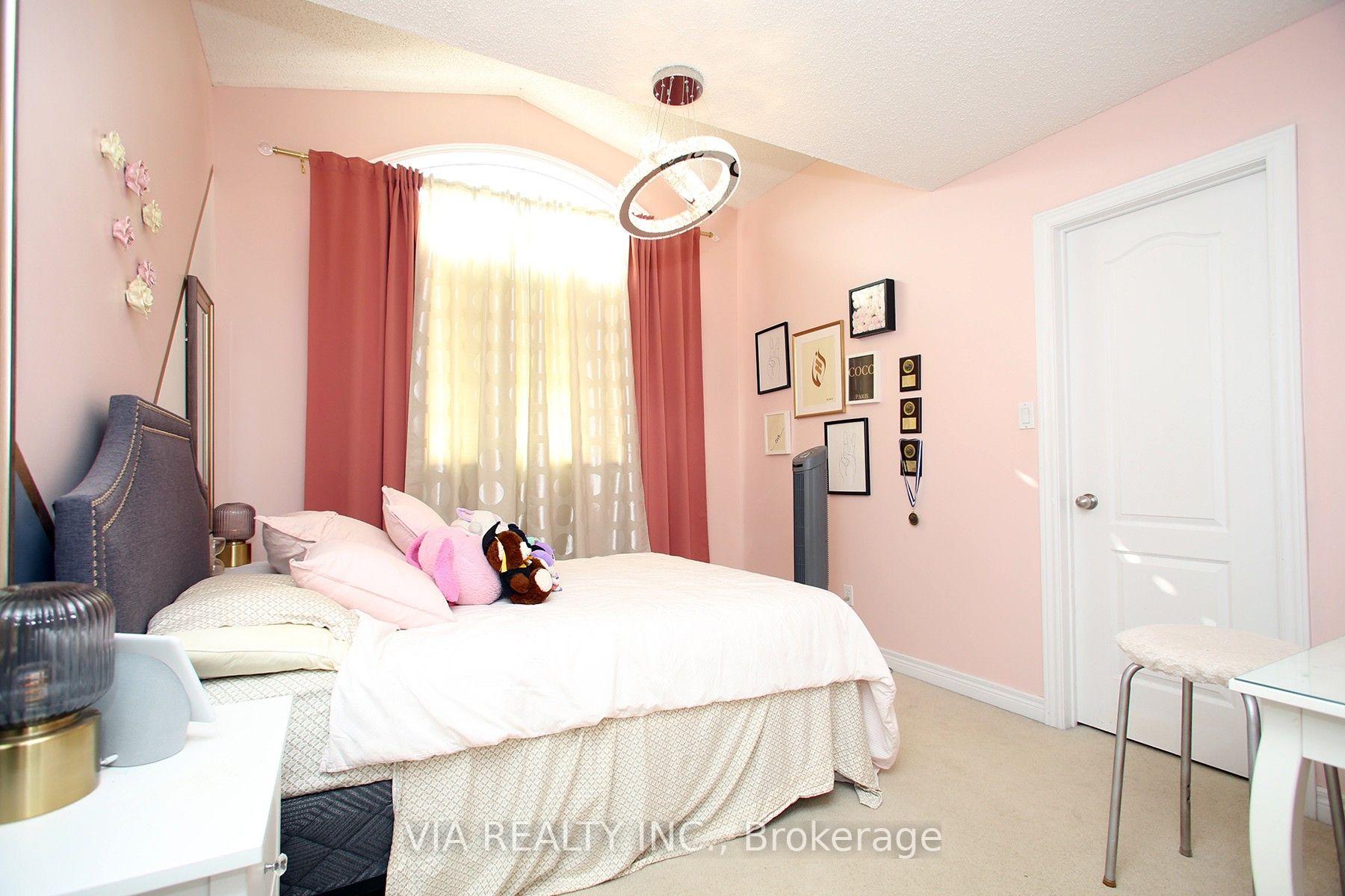 Photo 18 of 1533 Skyview Street, Oshawa, Taunton — HOMEH