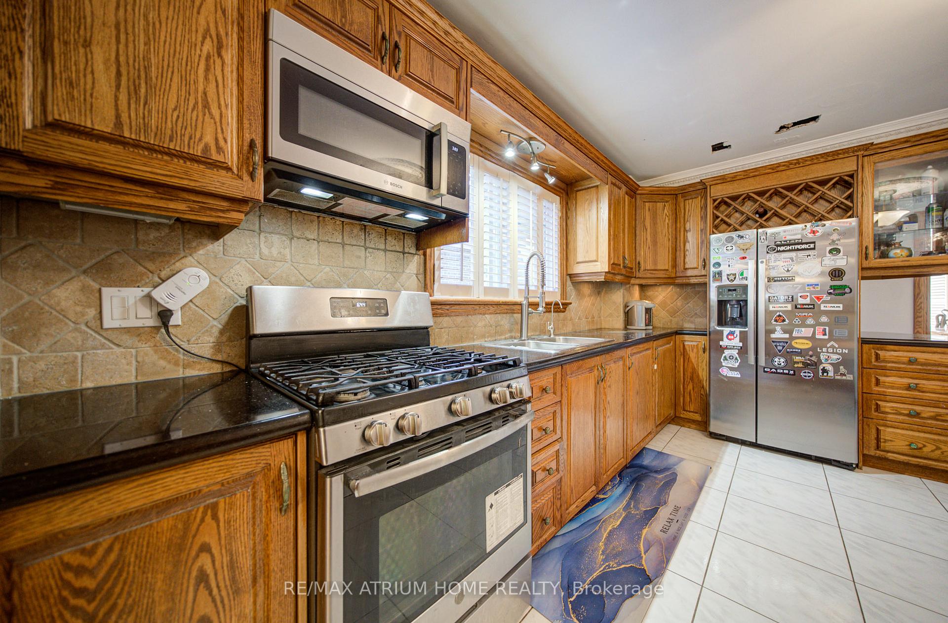 Photo 6 of 8 Patrick Boulevard, North York, Pleasant View — HOMEH