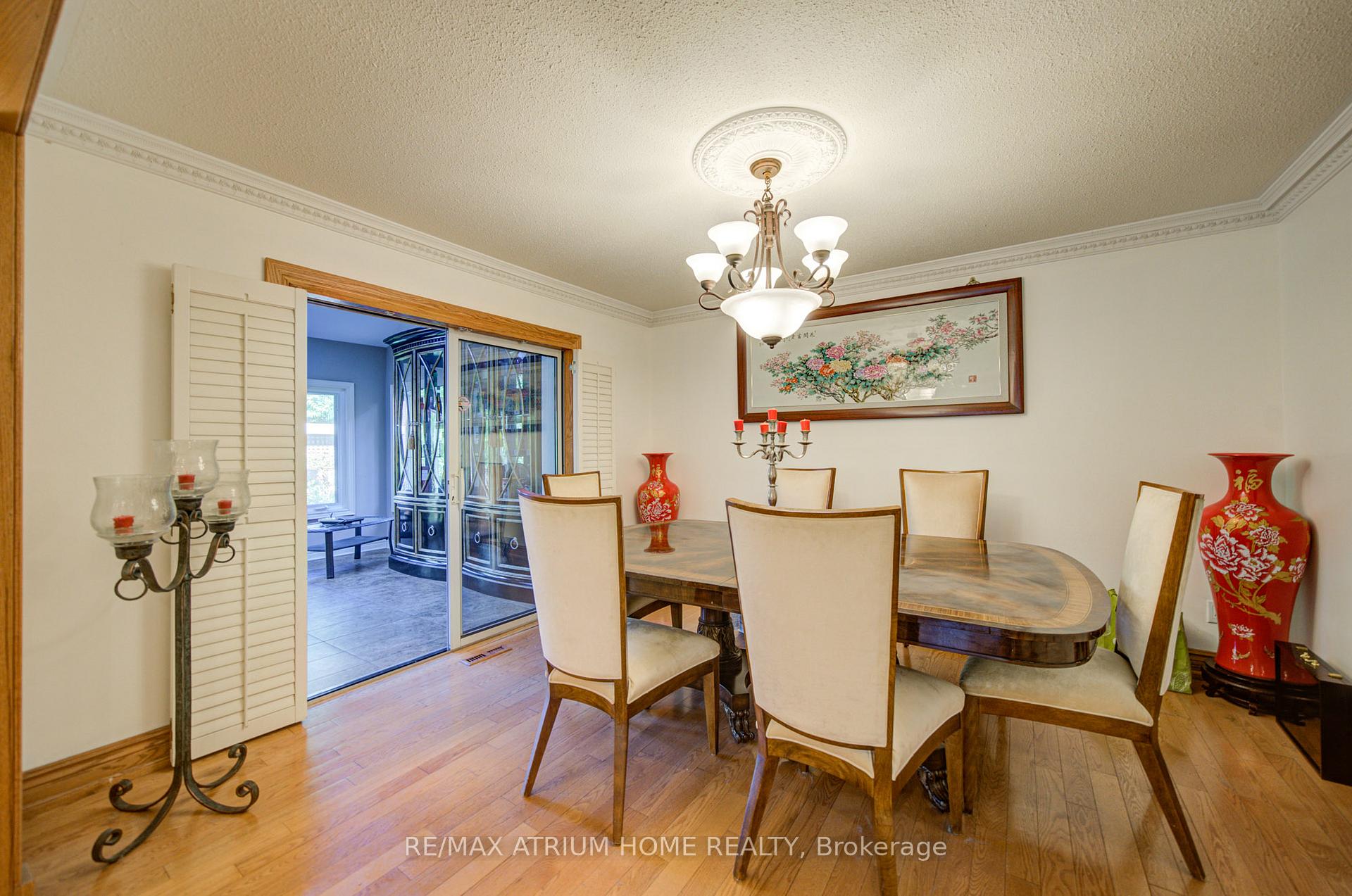 Photo 11 of 8 Patrick Boulevard, North York, Pleasant View — HOMEH