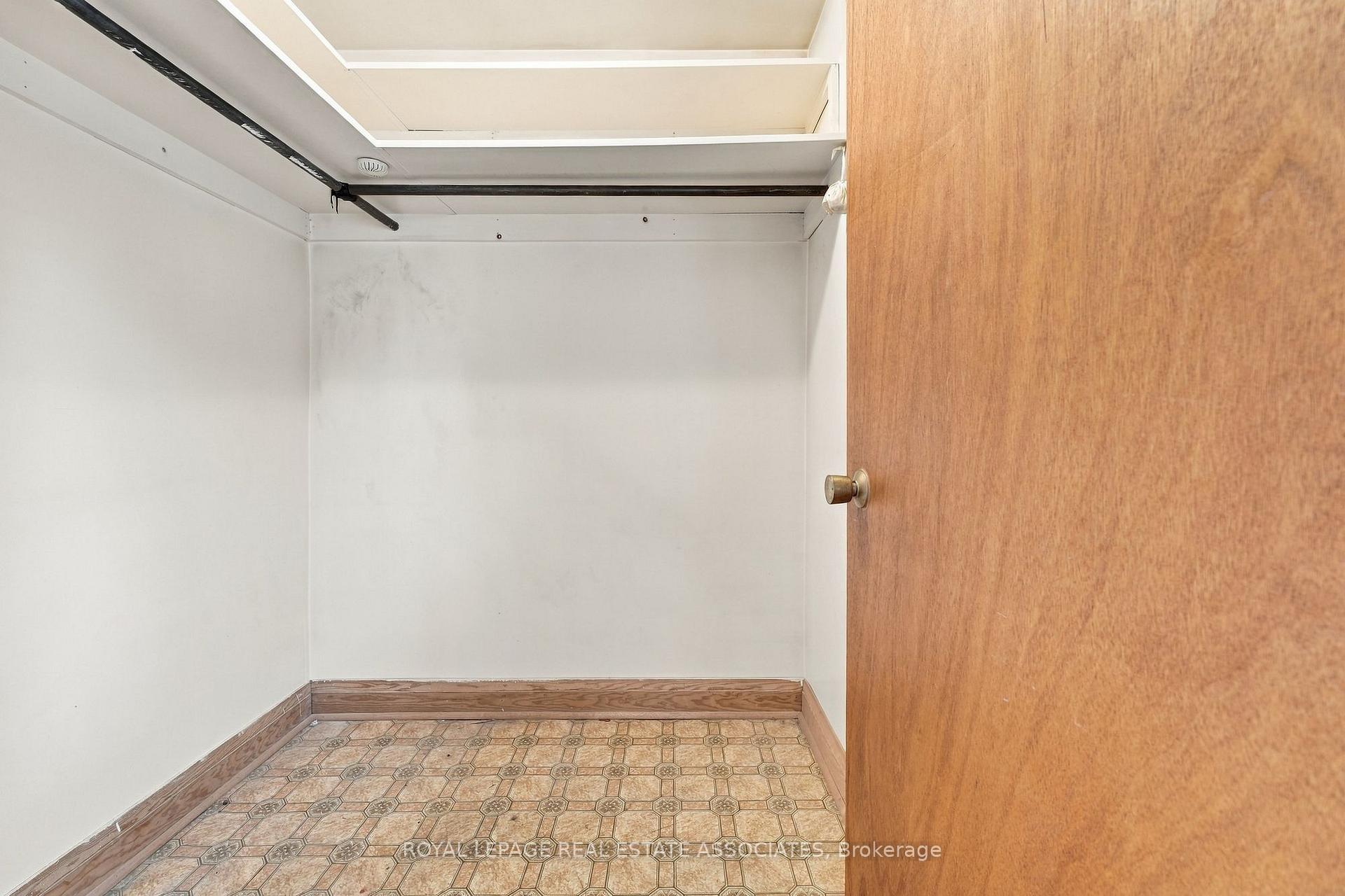 Photo 23 of 989 Pelham Avenue, Mississauga, Lakeview — HOMEH