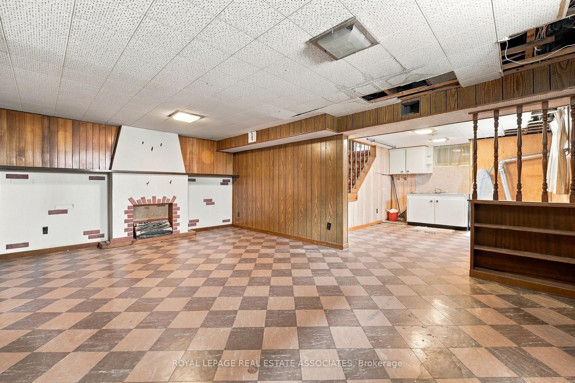 Photo 27 of 989 Pelham Avenue, Mississauga, Lakeview — HOMEH