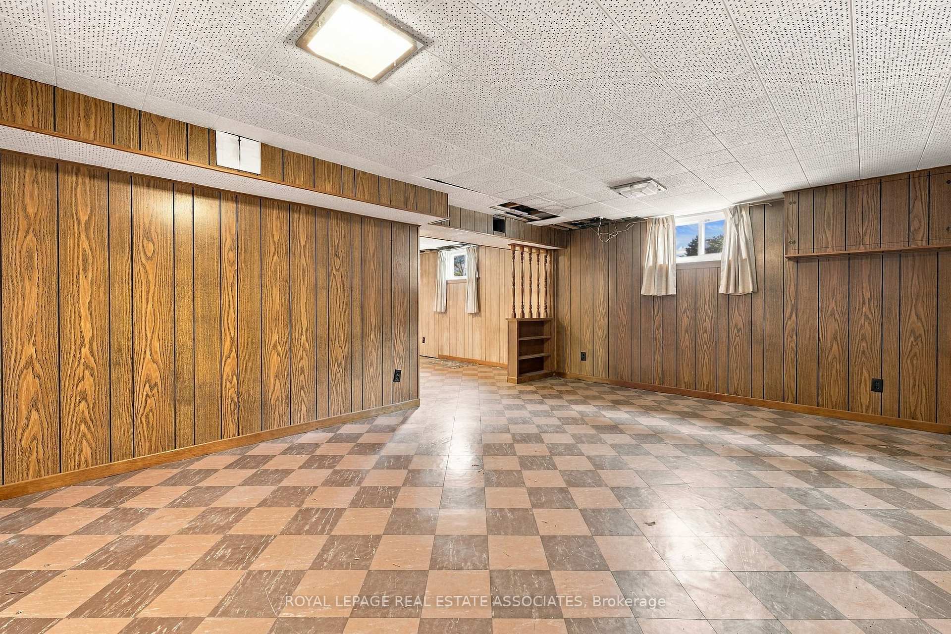 Photo 28 of 989 Pelham Avenue, Mississauga, Lakeview — HOMEH
