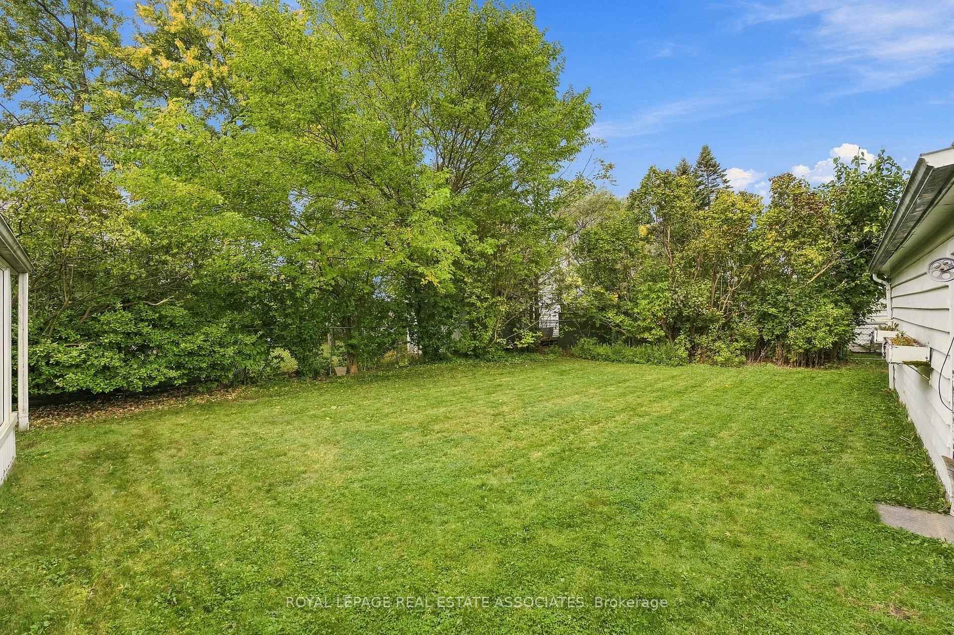 Photo 32 of 989 Pelham Avenue, Mississauga, Lakeview — HOMEH