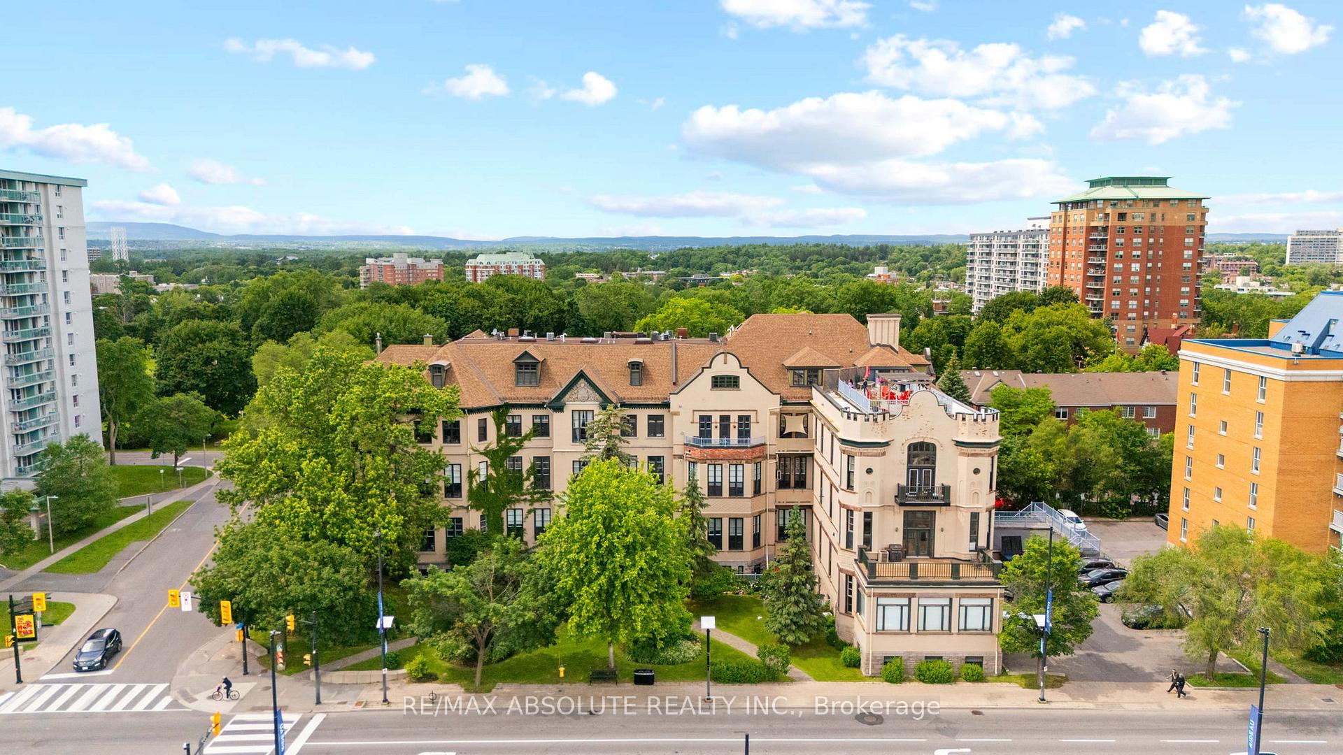 Photo 3 of Unit 404, 589 Rideau Street, Ottawa, Lower Town — HOMEH