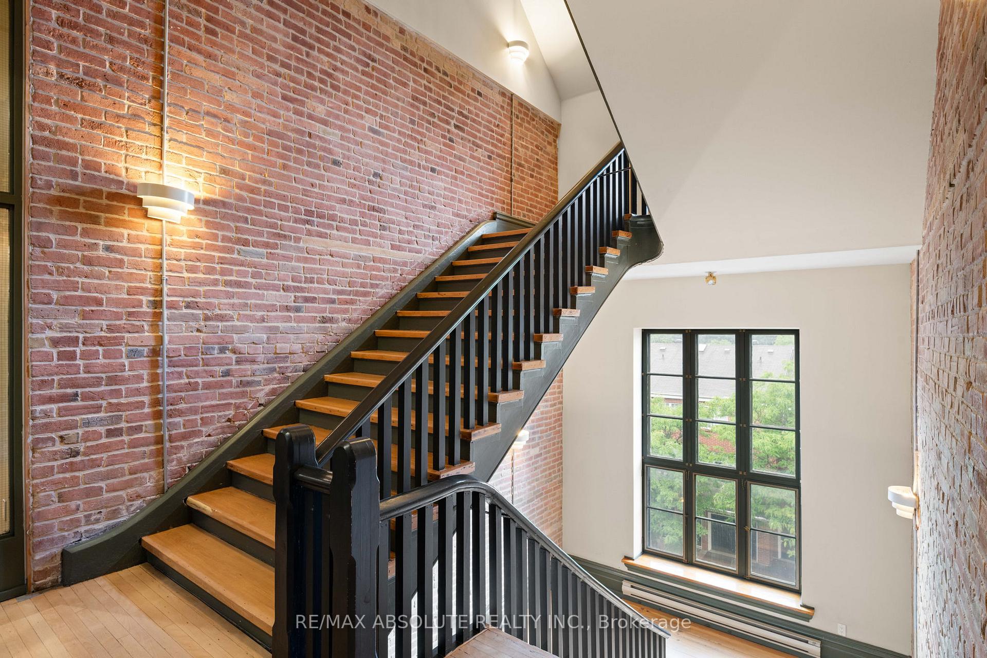 Photo 5 of Unit 404, 589 Rideau Street, Ottawa, Lower Town — HOMEH