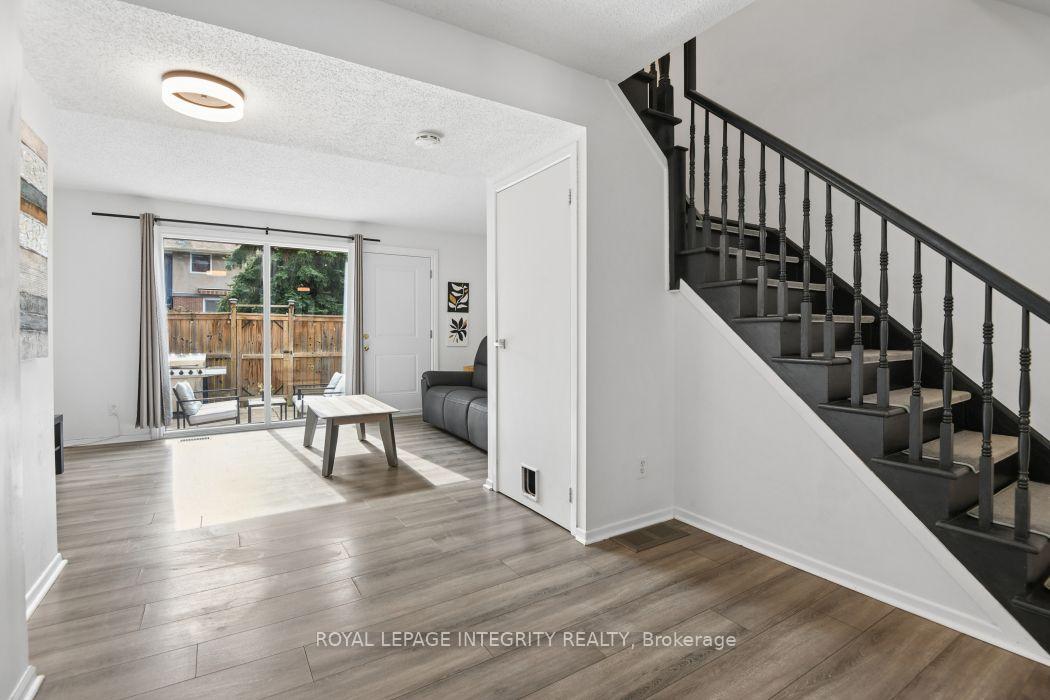Photo 7 of 236 Monterey Drive, Ottawa, Leslie Park — HOMEH