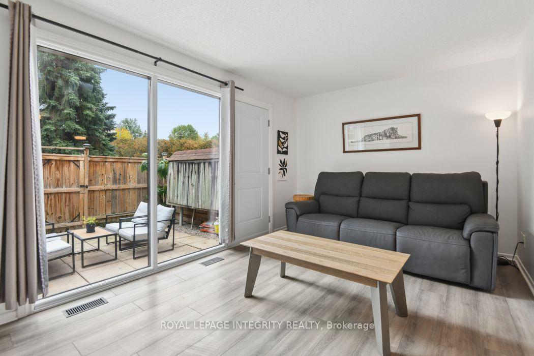 Photo 9 of 236 Monterey Drive, Ottawa, Leslie Park — HOMEH