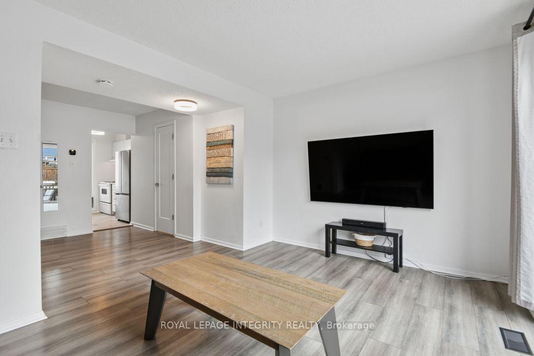 Photo 11 of 236 Monterey Drive, Ottawa, Leslie Park — HOMEH