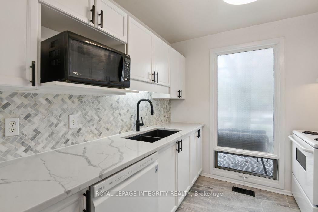 Photo 13 of 236 Monterey Drive, Ottawa, Leslie Park — HOMEH