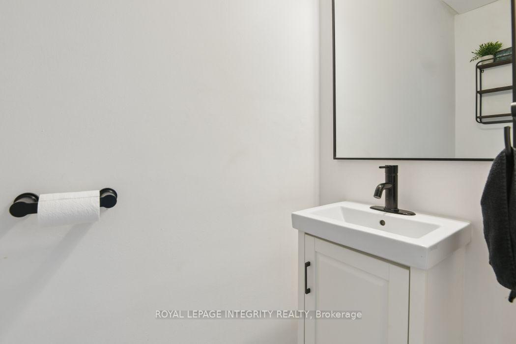 Photo 17 of 236 Monterey Drive, Ottawa, Leslie Park — HOMEH