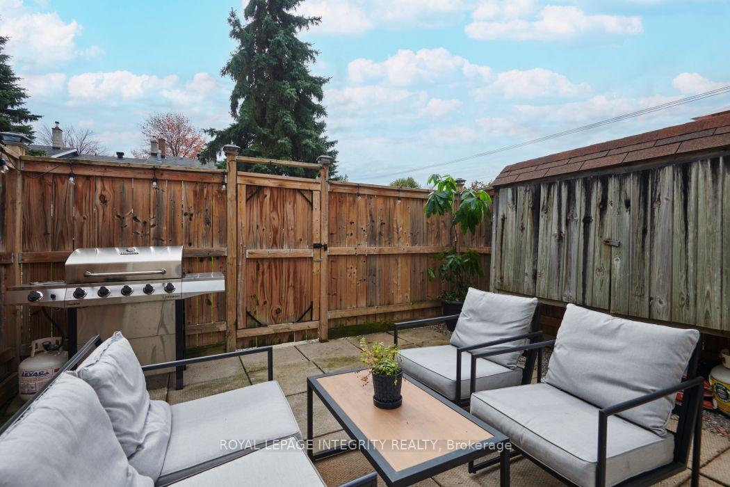 Photo 27 of 236 Monterey Drive, Ottawa, Leslie Park — HOMEH