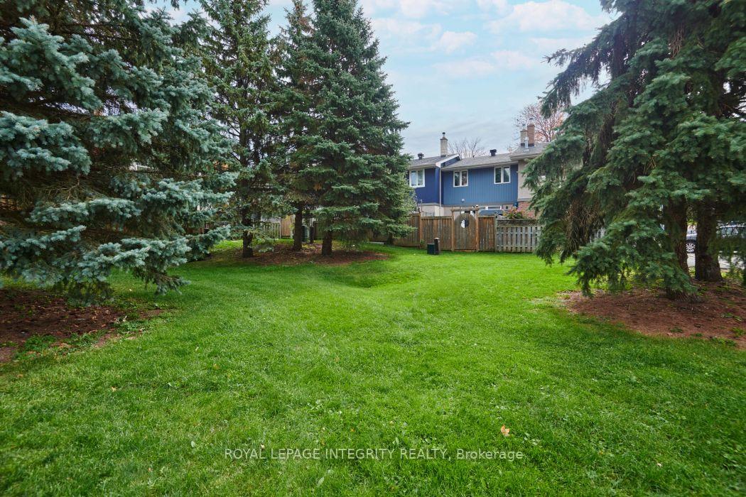 Photo 29 of 236 Monterey Drive, Ottawa, Leslie Park — HOMEH