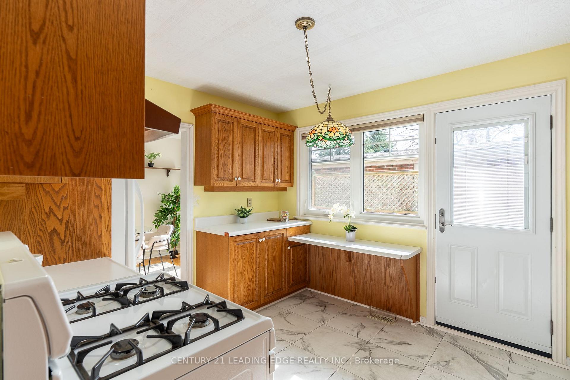 Photo 14 of 18 Horizon Crescent, Scarborough, Tam O'Shanter-Sullivan — HOMEH