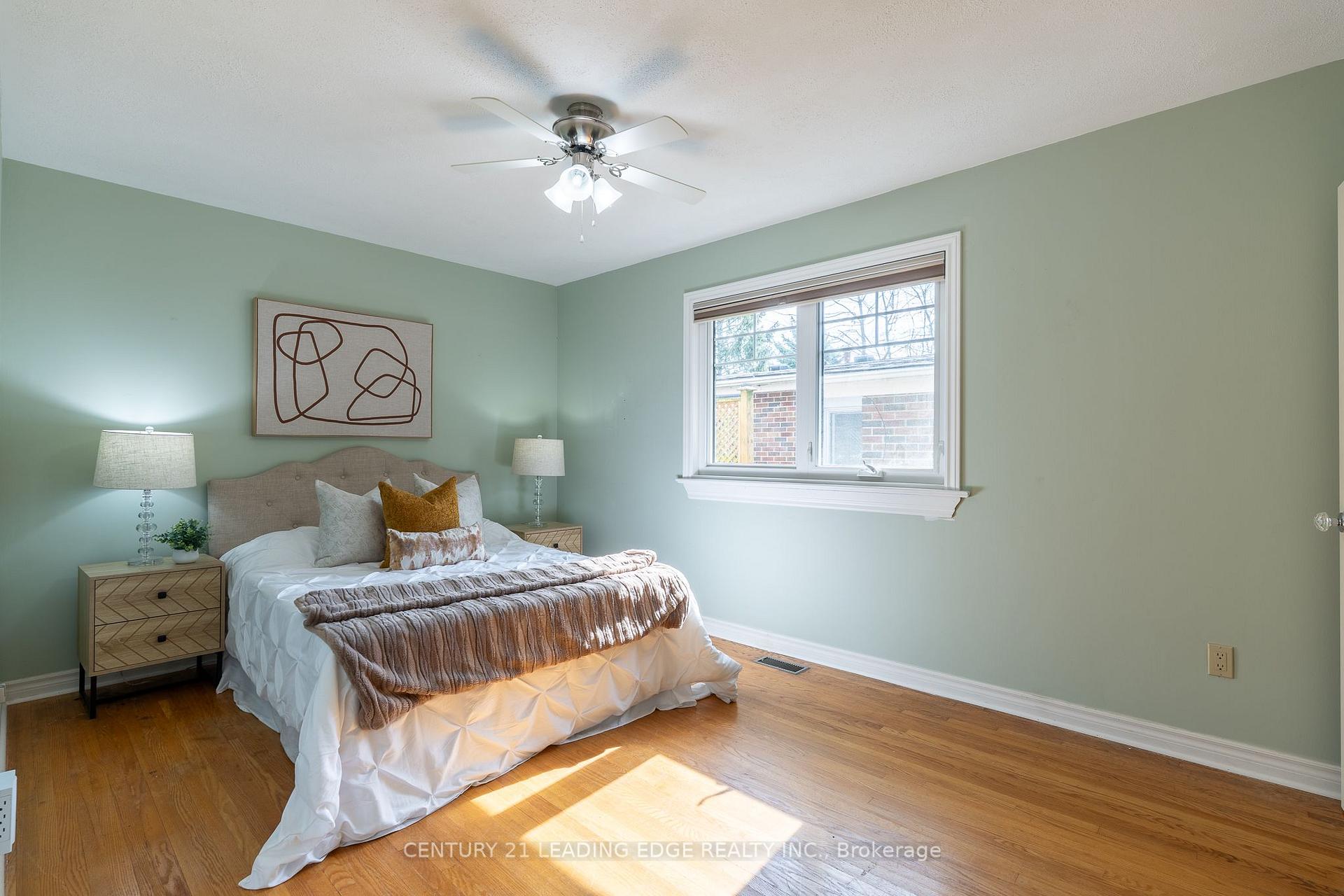 Photo 16 of 18 Horizon Crescent, Scarborough, Tam O'Shanter-Sullivan — HOMEH
