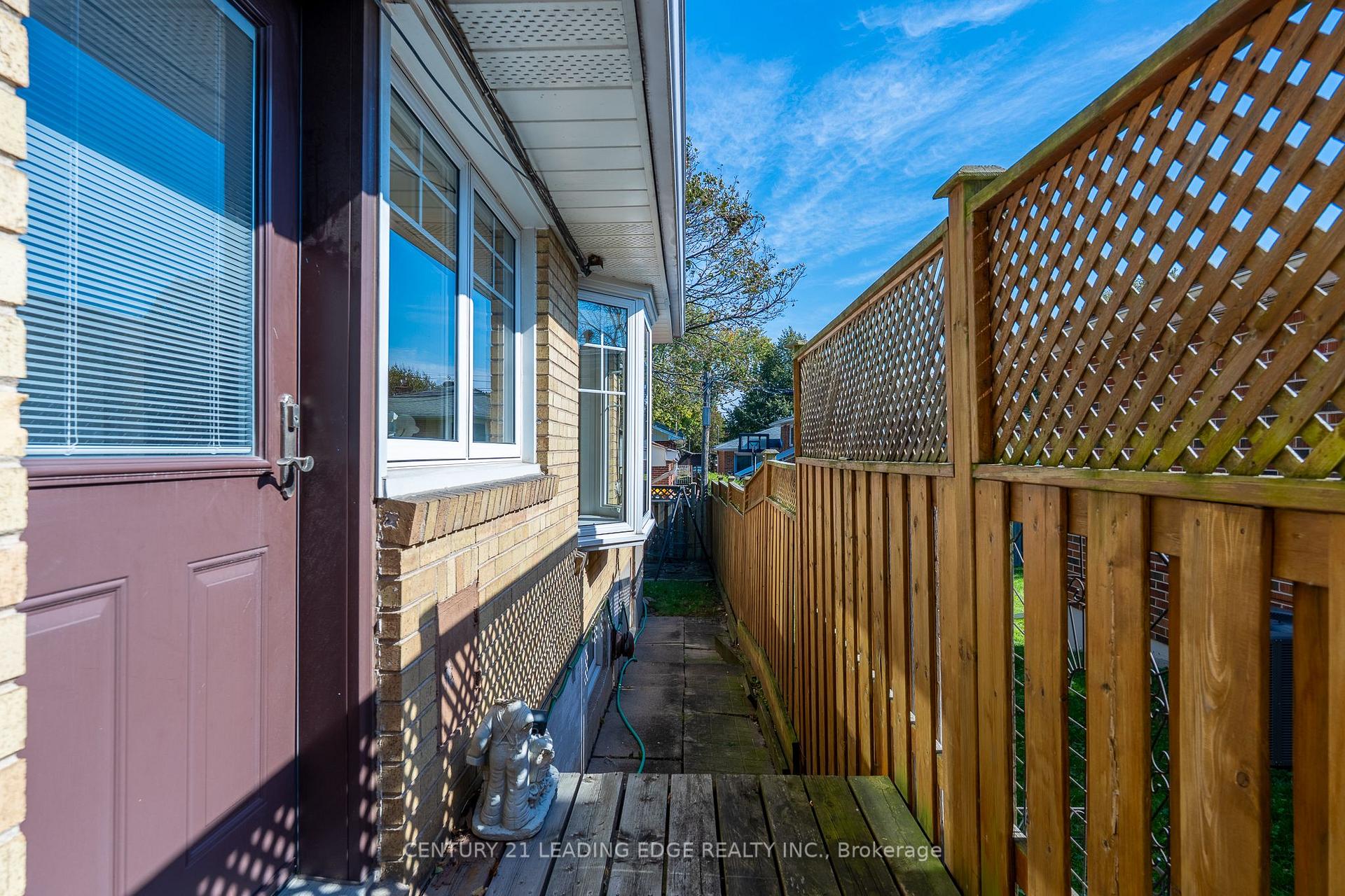Photo 31 of 18 Horizon Crescent, Scarborough, Tam O'Shanter-Sullivan — HOMEH