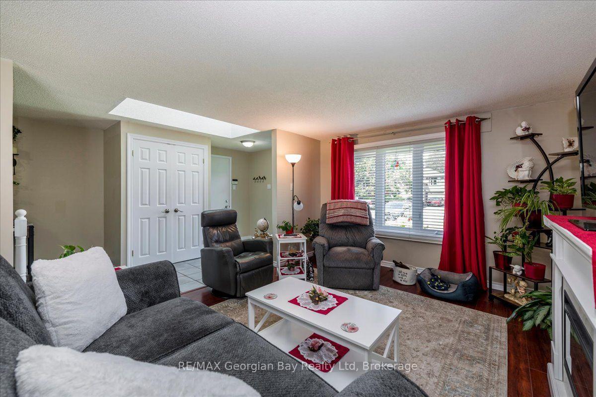 Photo 3 of 359 Galloway Boulevard, Midland — HOMEH