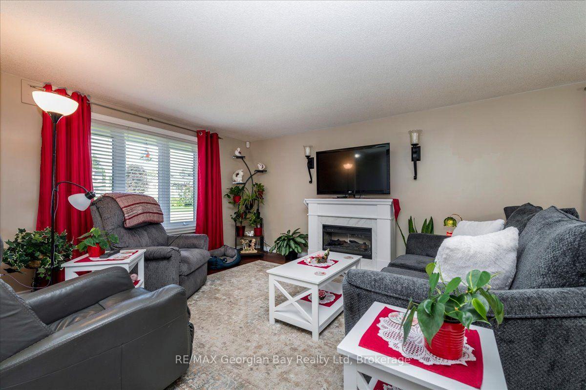 Photo 4 of 359 Galloway Boulevard, Midland — HOMEH