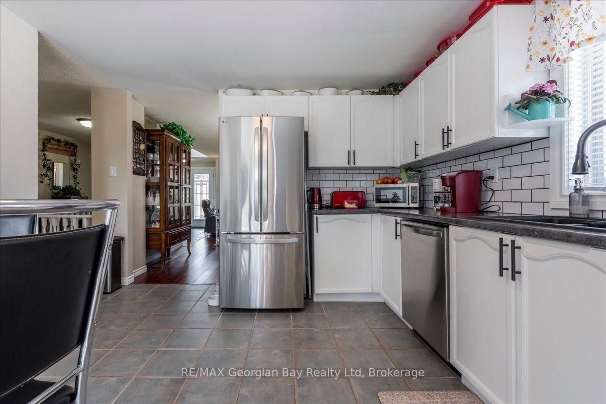 Photo 8 of 359 Galloway Boulevard, Midland — HOMEH