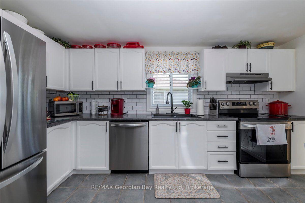 Photo 9 of 359 Galloway Boulevard, Midland — HOMEH