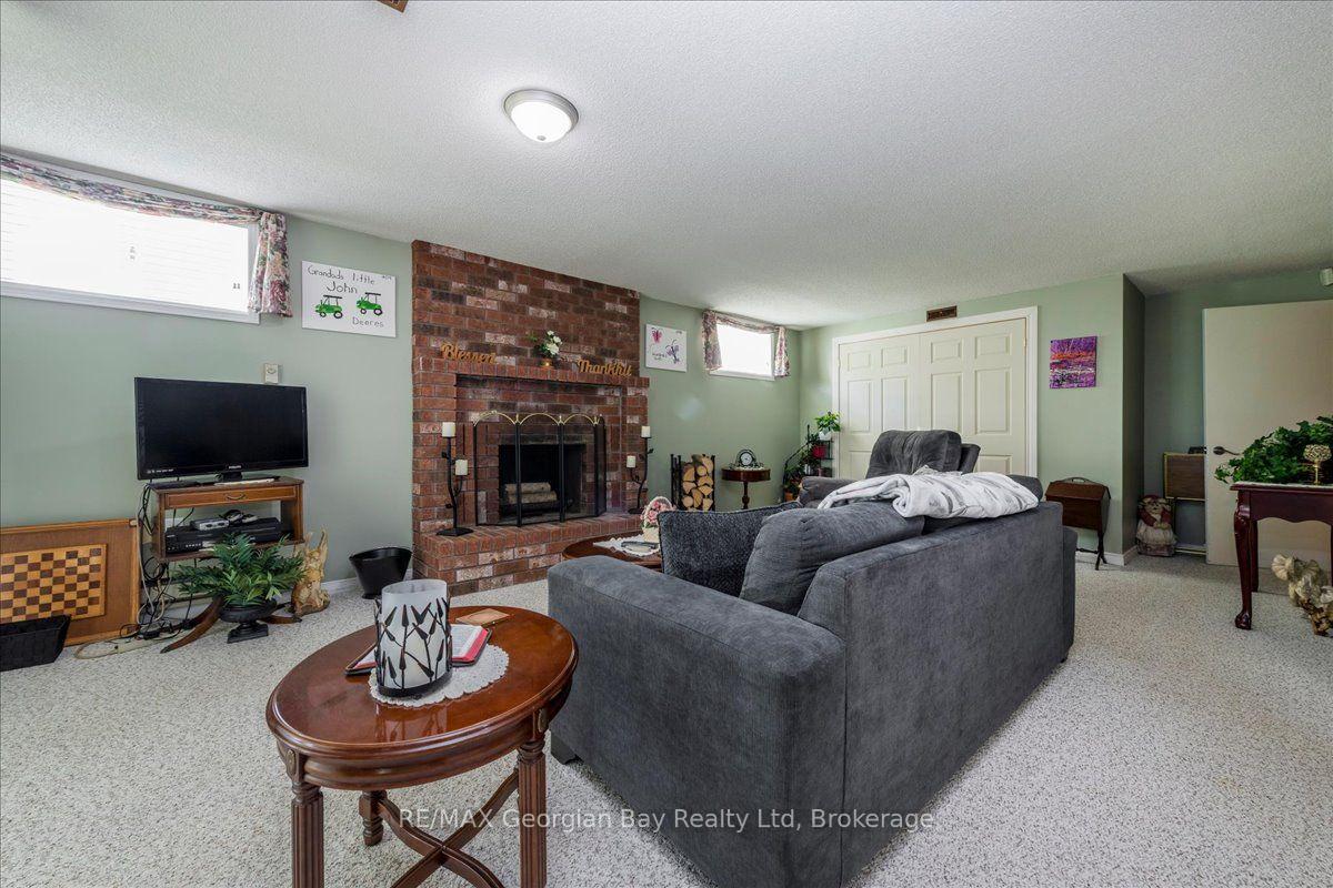 Photo 21 of 359 Galloway Boulevard, Midland — HOMEH
