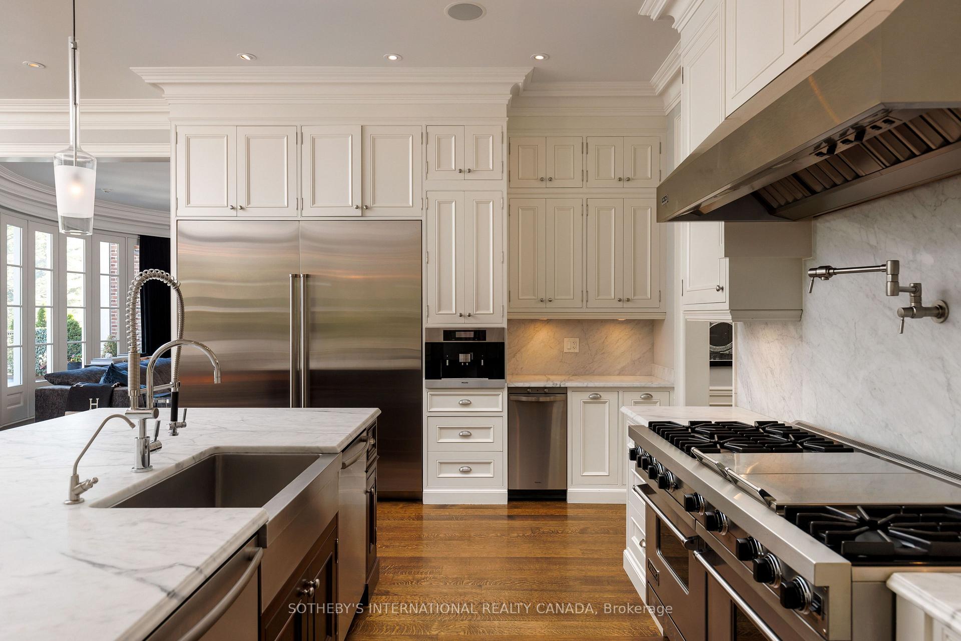 Photo 12 of 29 Edgehill Road, Etobicoke, Edenbridge-Humber Valley — HOMEH
