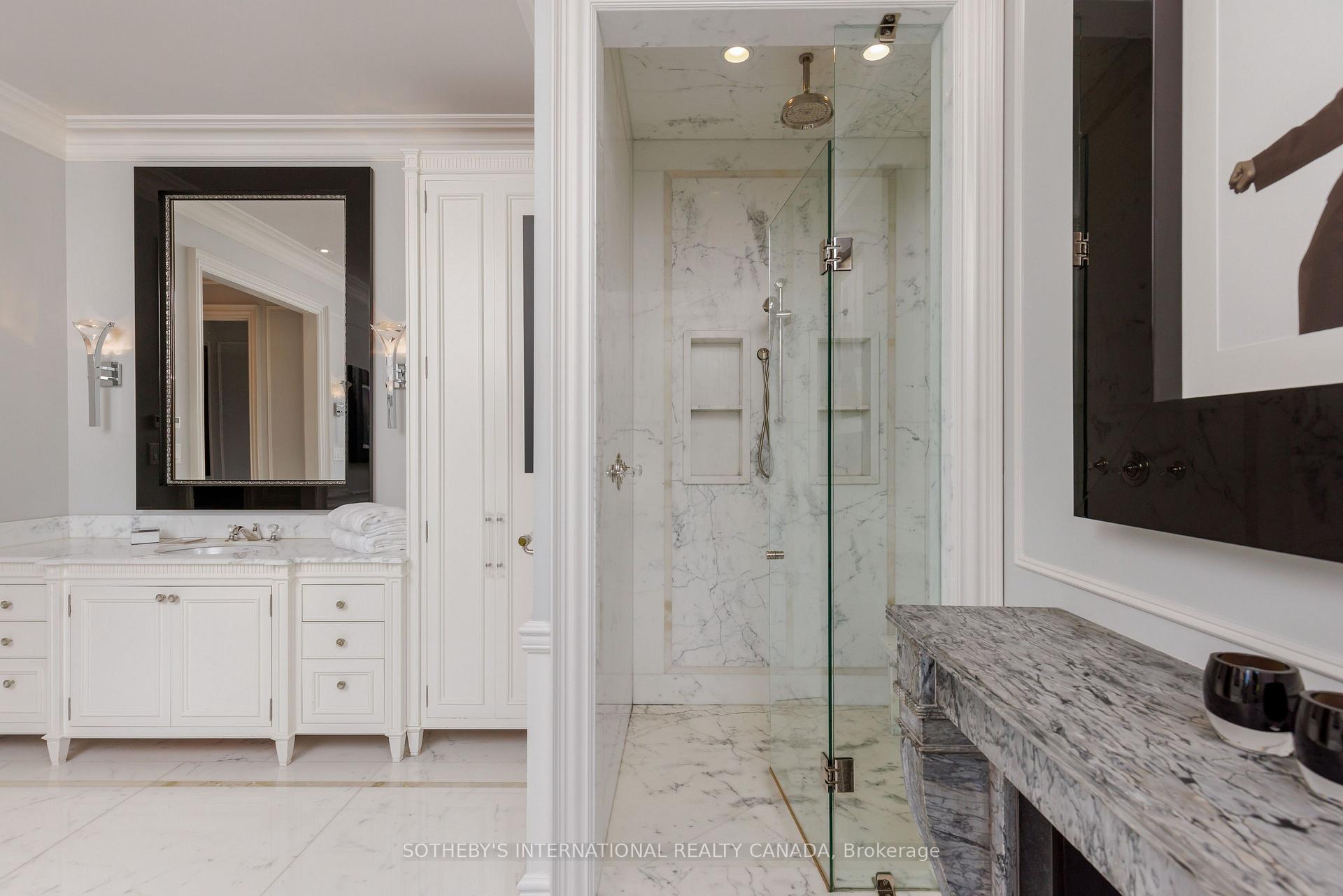 Photo 20 of 29 Edgehill Road, Etobicoke, Edenbridge-Humber Valley — HOMEH