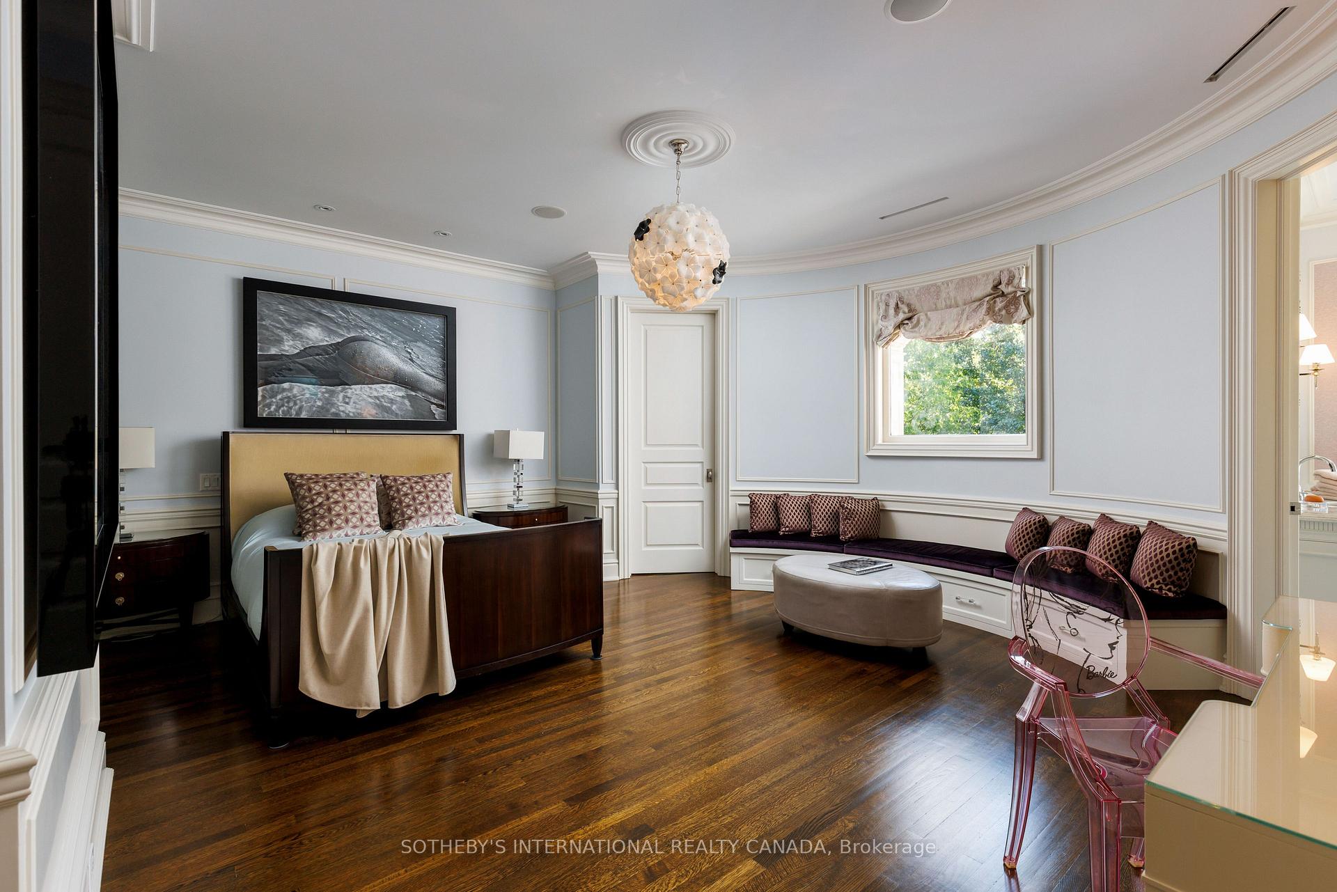Photo 25 of 29 Edgehill Road, Etobicoke, Edenbridge-Humber Valley — HOMEH
