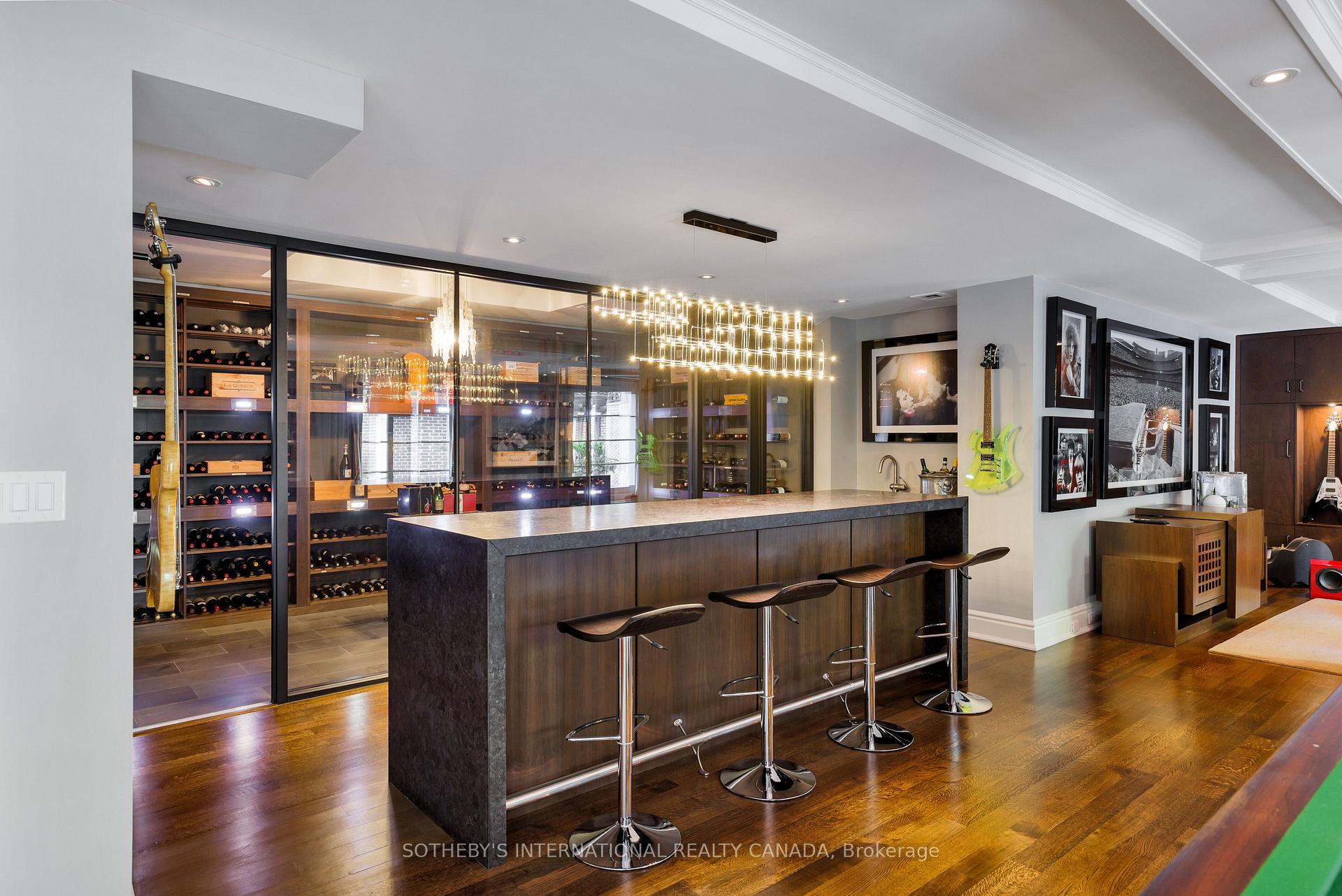 Photo 35 of 29 Edgehill Road, Etobicoke, Edenbridge-Humber Valley — HOMEH