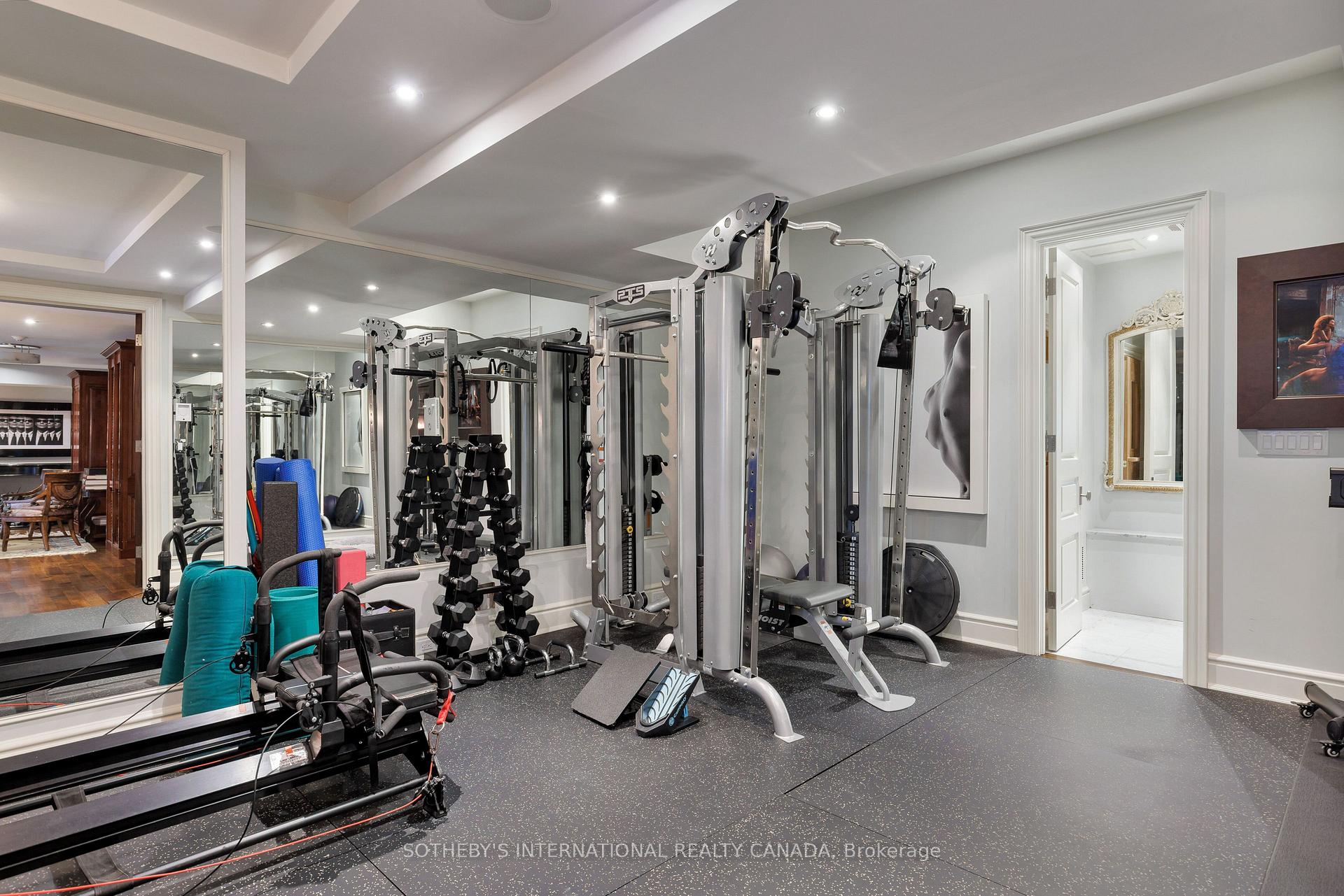 Photo 41 of 29 Edgehill Road, Etobicoke, Edenbridge-Humber Valley — HOMEH