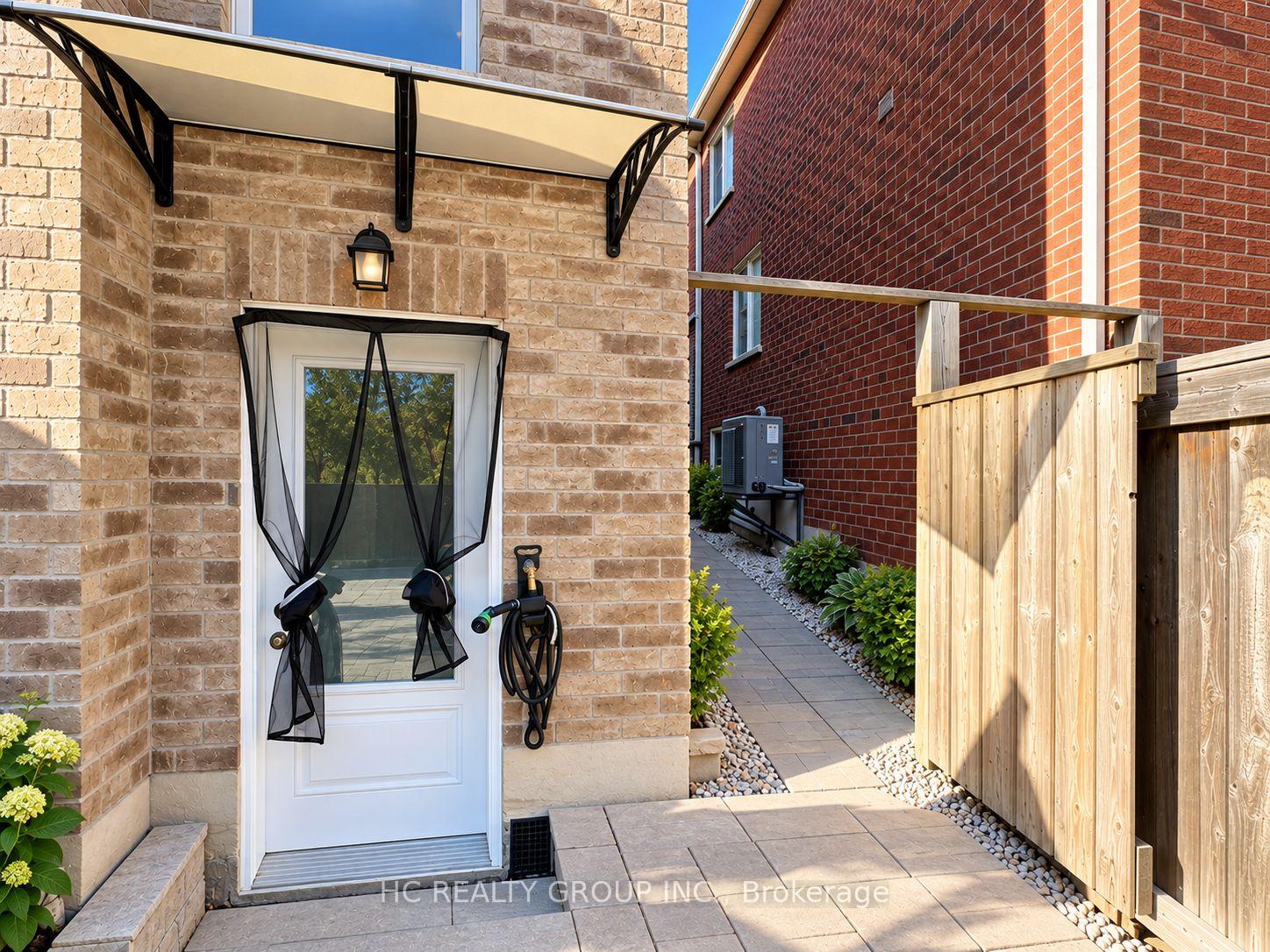Photo 2 of Unit BSMT, 87 Estrella Crescent, Richmond Hill, Jefferson — HOMEH