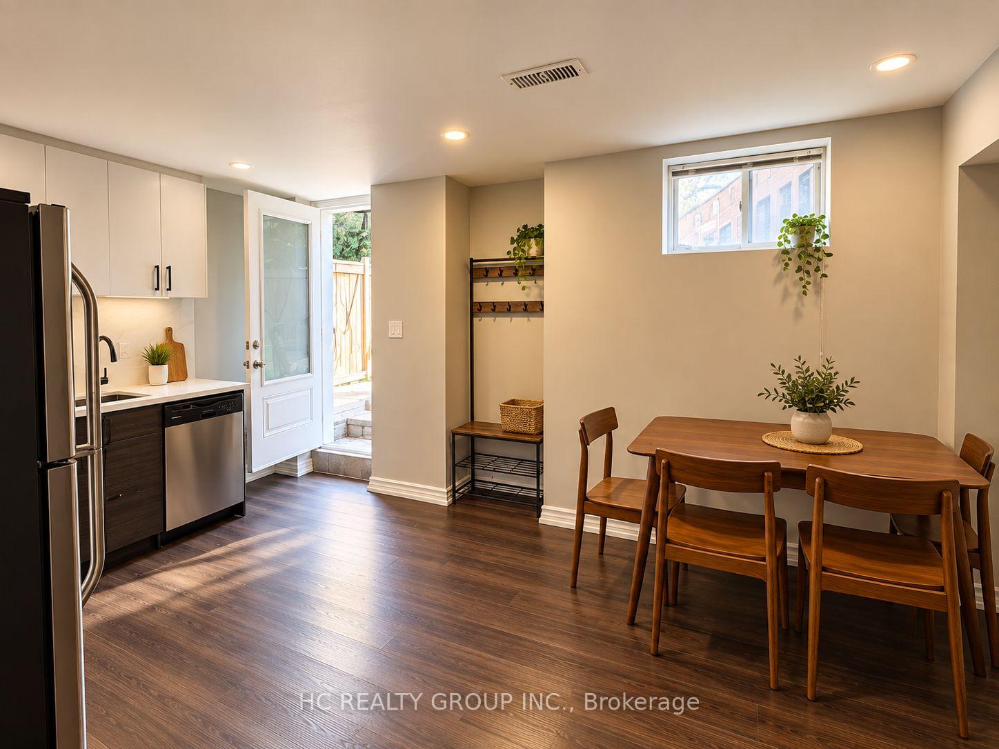Photo 4 of Unit BSMT, 87 Estrella Crescent, Richmond Hill, Jefferson — HOMEH