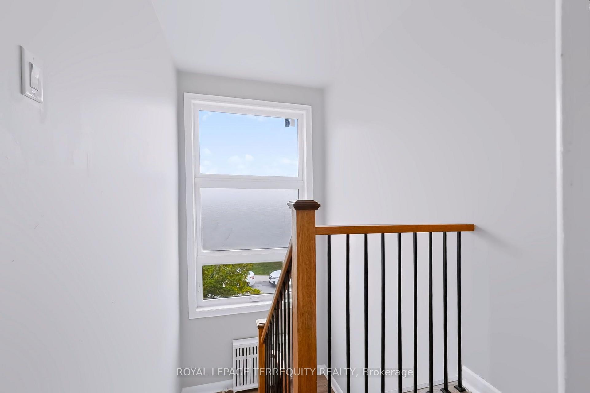 Photo 3 of Unit Upper, 32 Dynevor Road, Toronto, Caledonia-Fairbank — HOMEH