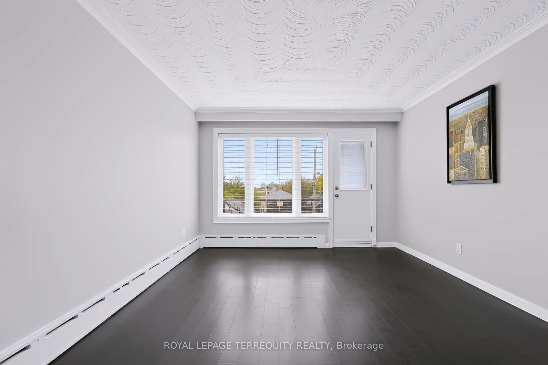 Photo 7 of Unit Upper, 32 Dynevor Road, Toronto, Caledonia-Fairbank — HOMEH