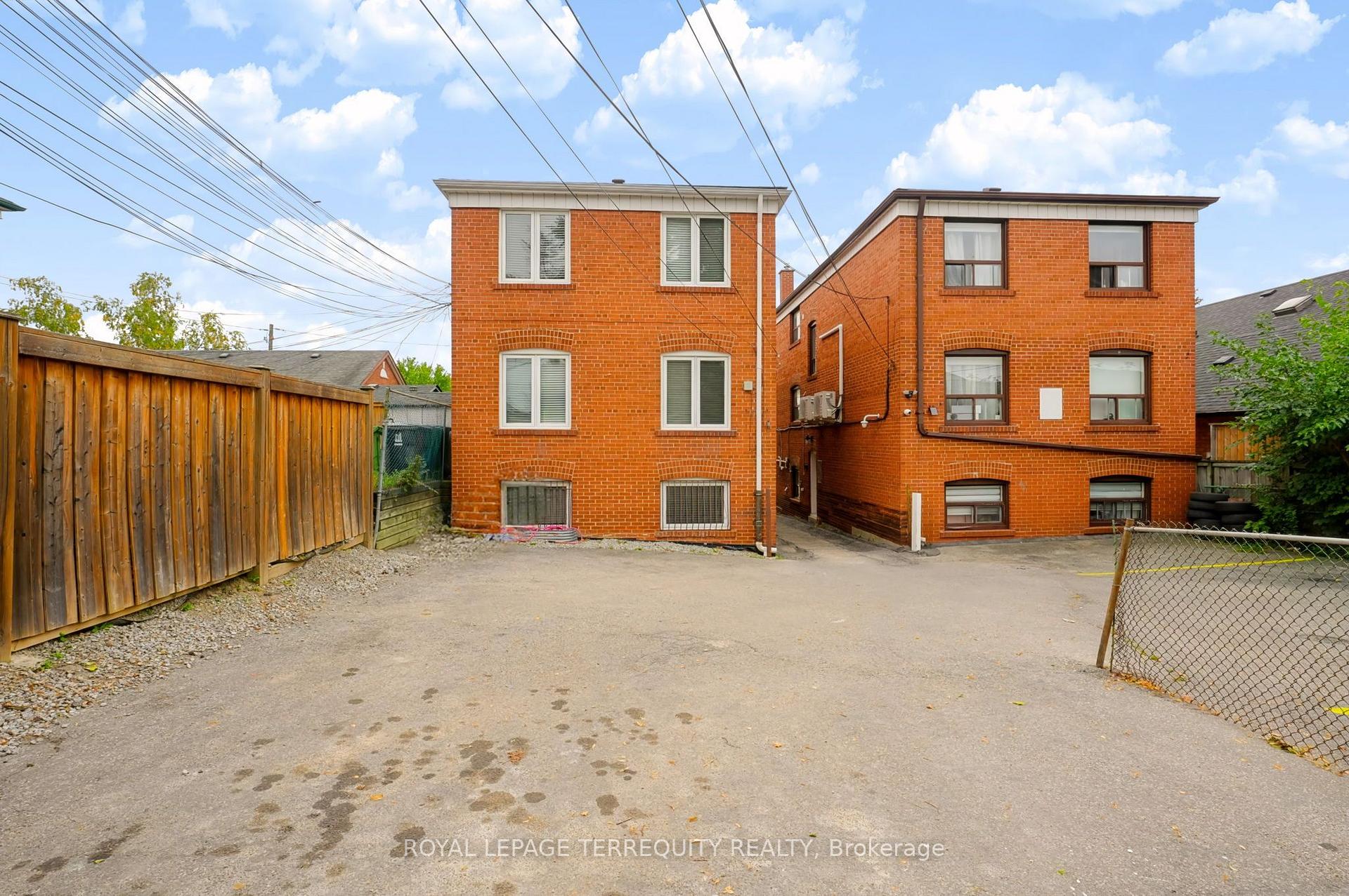 Photo 27 of Unit Upper, 32 Dynevor Road, Toronto, Caledonia-Fairbank — HOMEH
