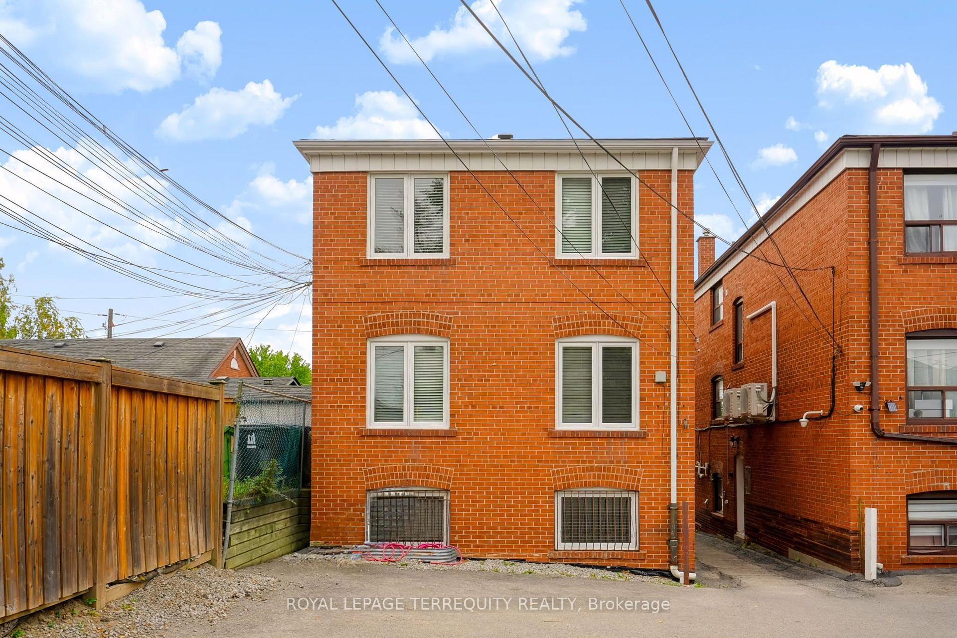 Photo 28 of Unit Upper, 32 Dynevor Road, Toronto, Caledonia-Fairbank — HOMEH