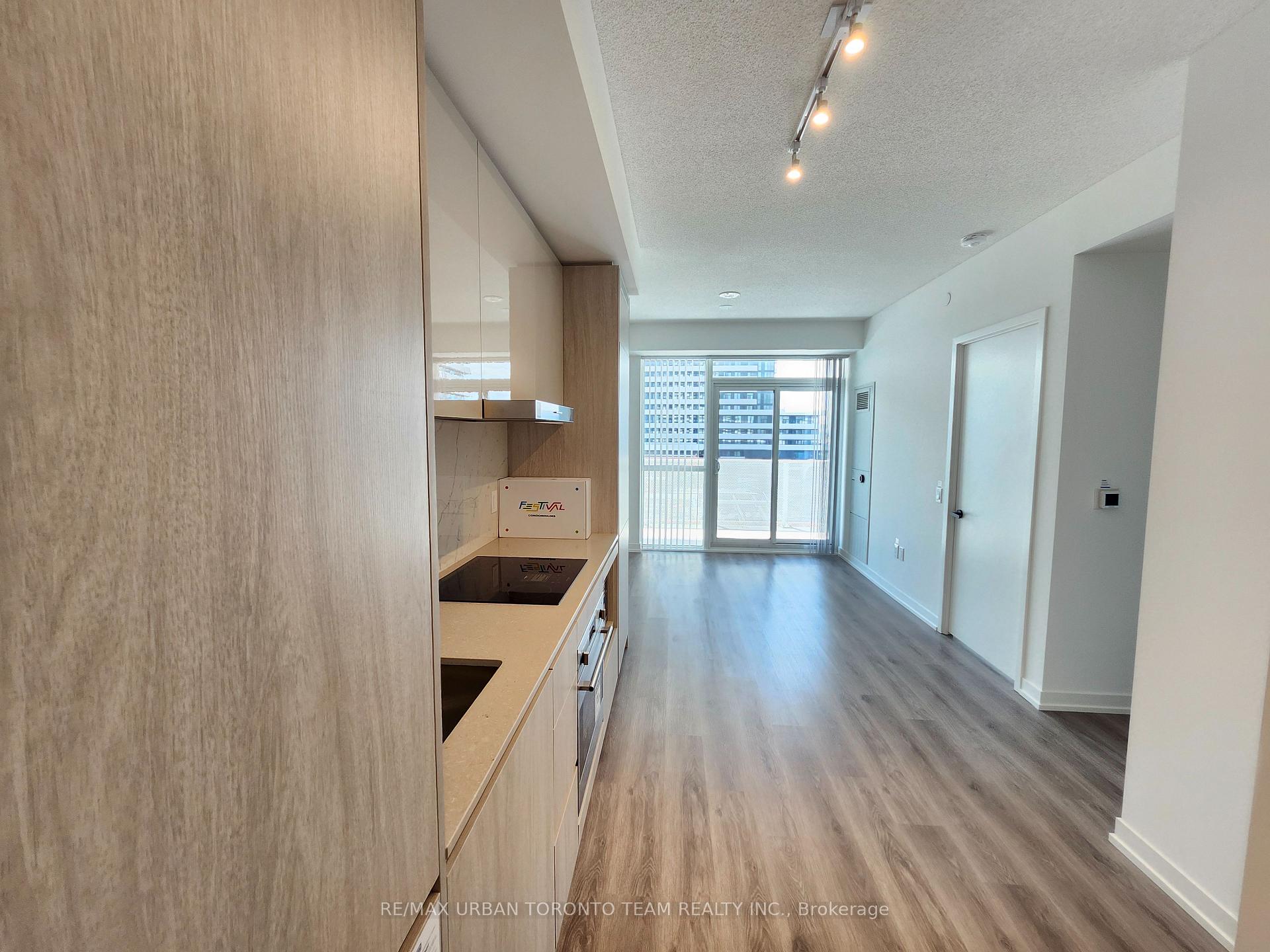 Photo 2 of Unit 521, 28 Interchange Way, Vaughan, Vaughan Corporate Centre — HOMEH