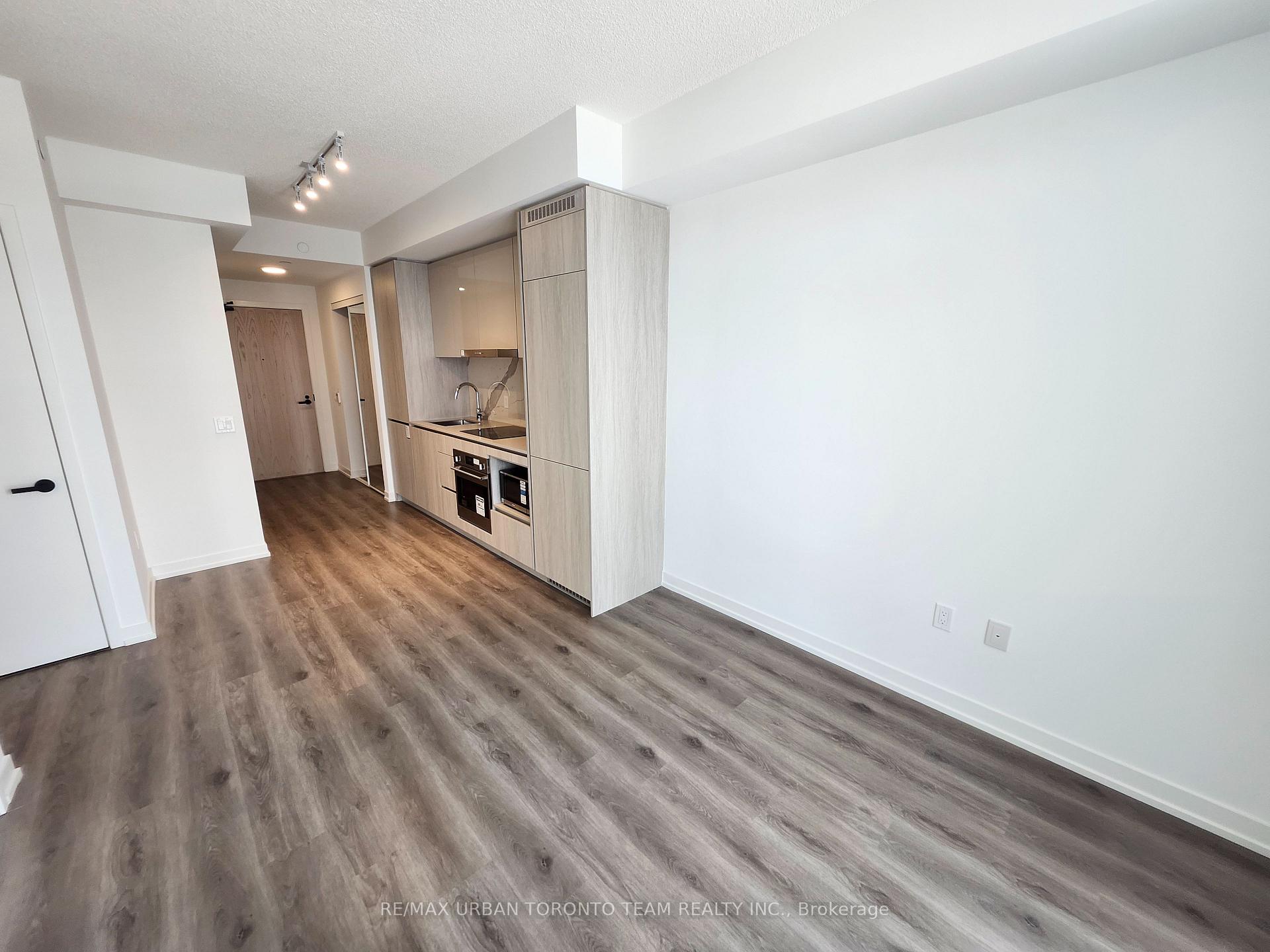Photo 3 of Unit 521, 28 Interchange Way, Vaughan, Vaughan Corporate Centre — HOMEH
