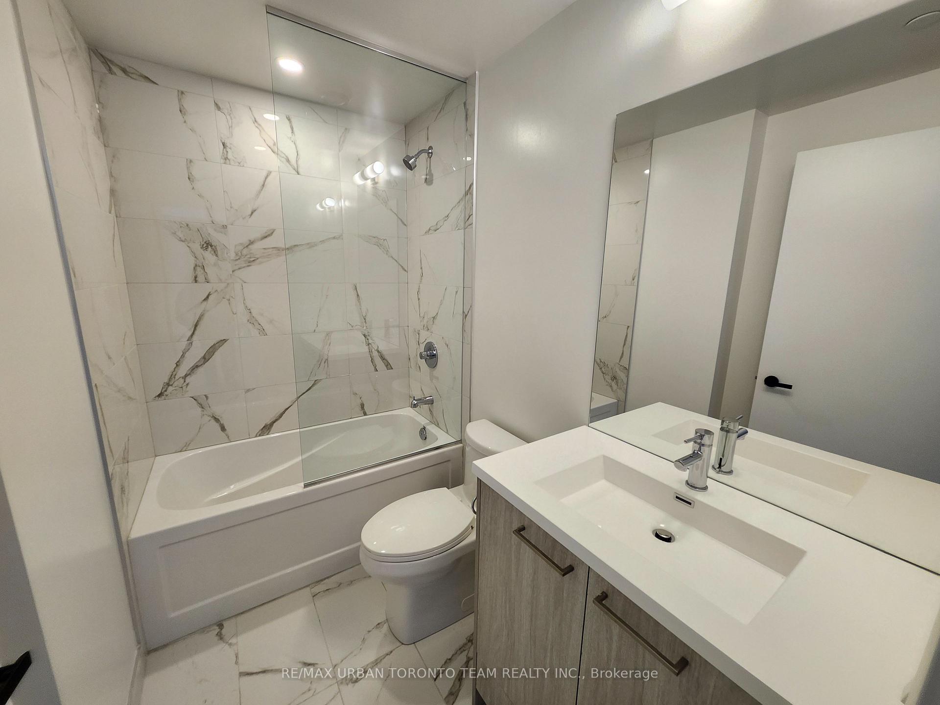 Photo 8 of Unit 521, 28 Interchange Way, Vaughan, Vaughan Corporate Centre — HOMEH