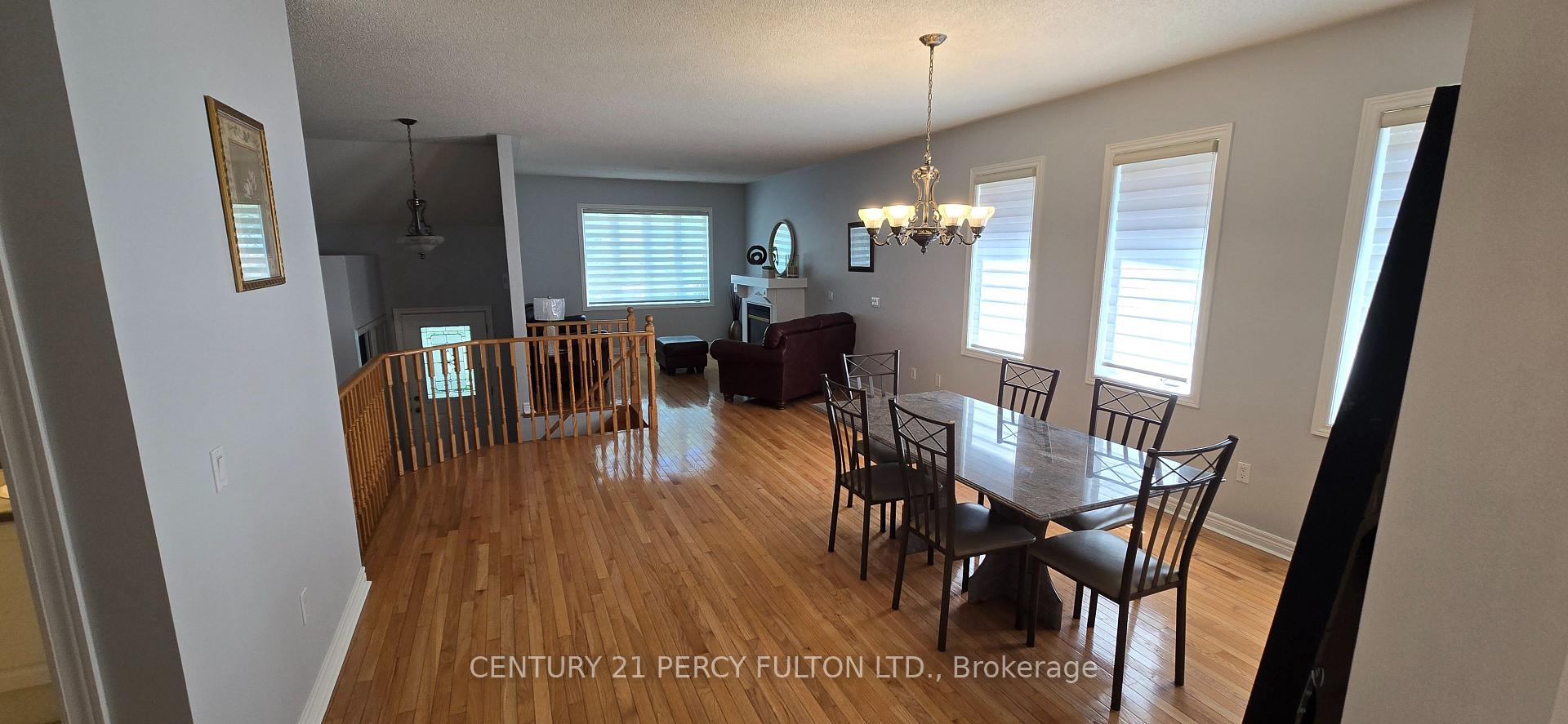 Photo 3 of 26 Rushbrook Drive, Brampton, Vales of Castlemore — HOMEH